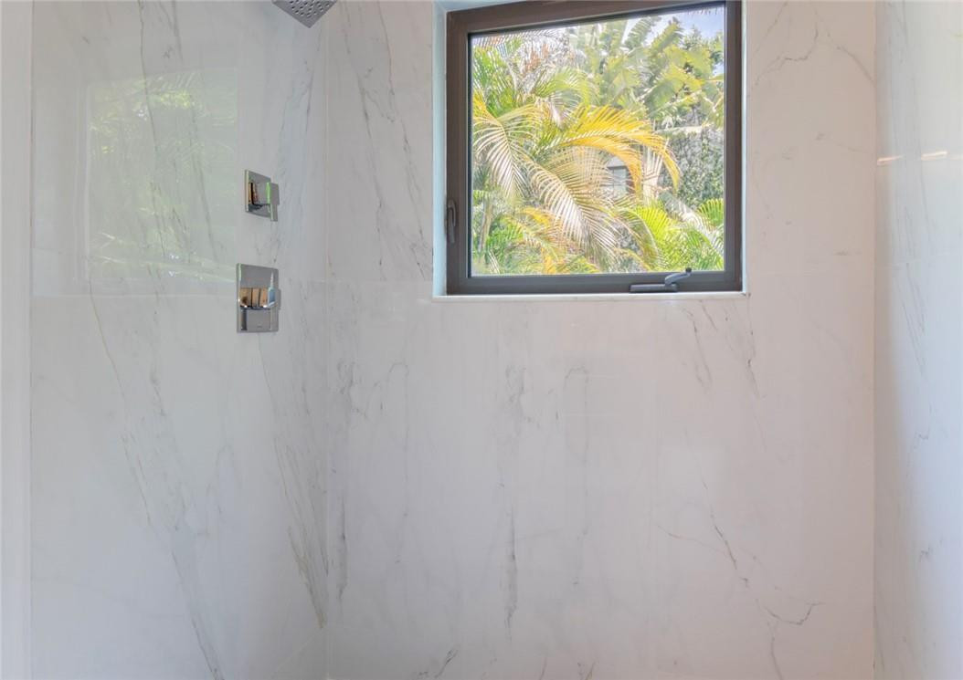 26 SE 10TH, Fort Lauderdale FL 33301
