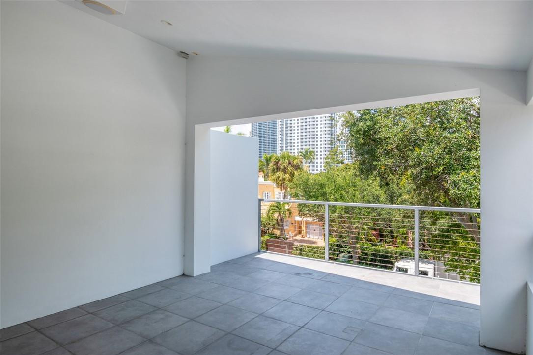26 SE 10TH, Fort Lauderdale FL 33301