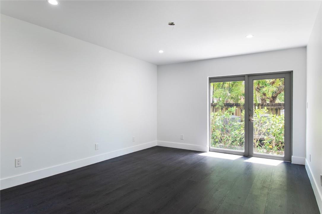26 SE 10TH, Fort Lauderdale FL 33301