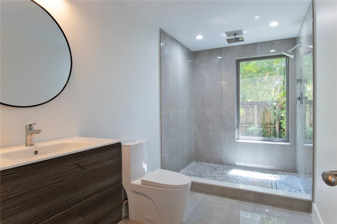 26 SE 10TH, Fort Lauderdale FL 33301