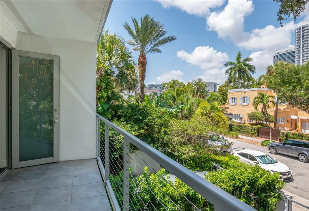 26 SE 10TH, Fort Lauderdale FL 33301
