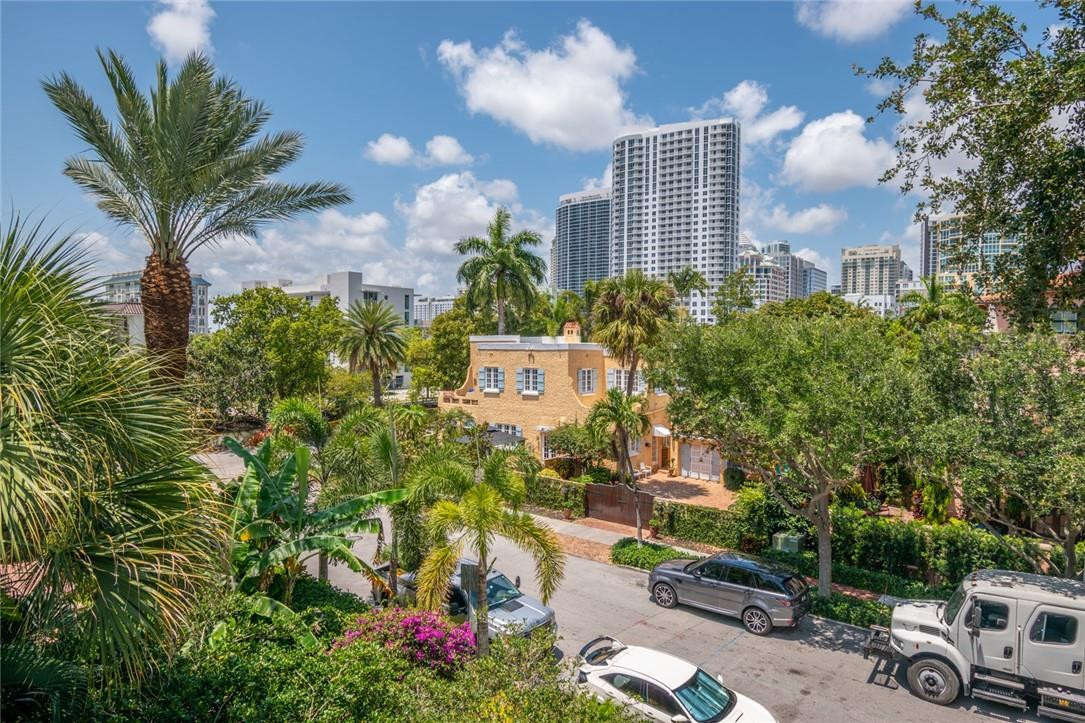 26 SE 10TH, Fort Lauderdale FL 33301