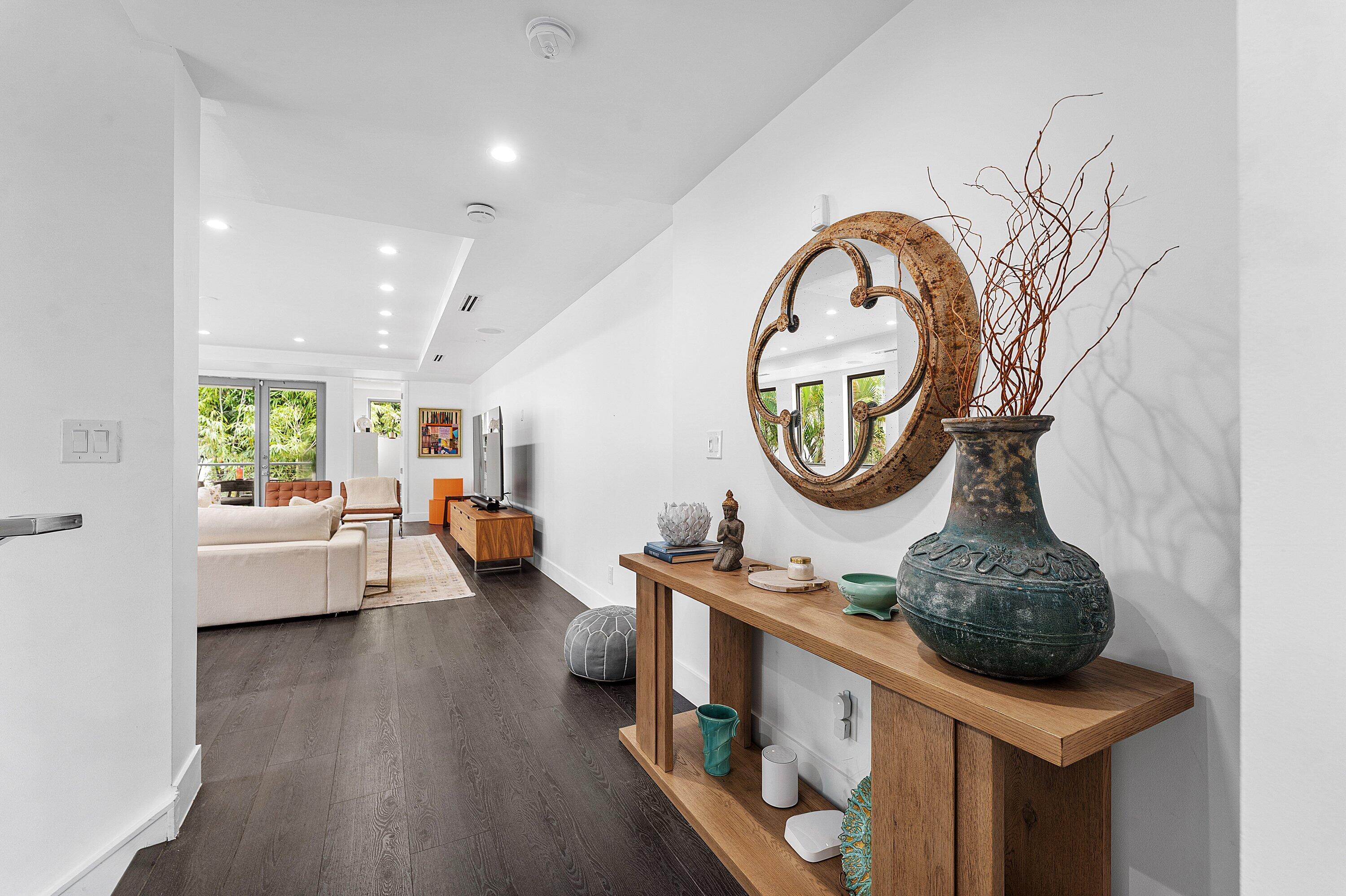 26 SE 10TH, Fort Lauderdale FL 33301