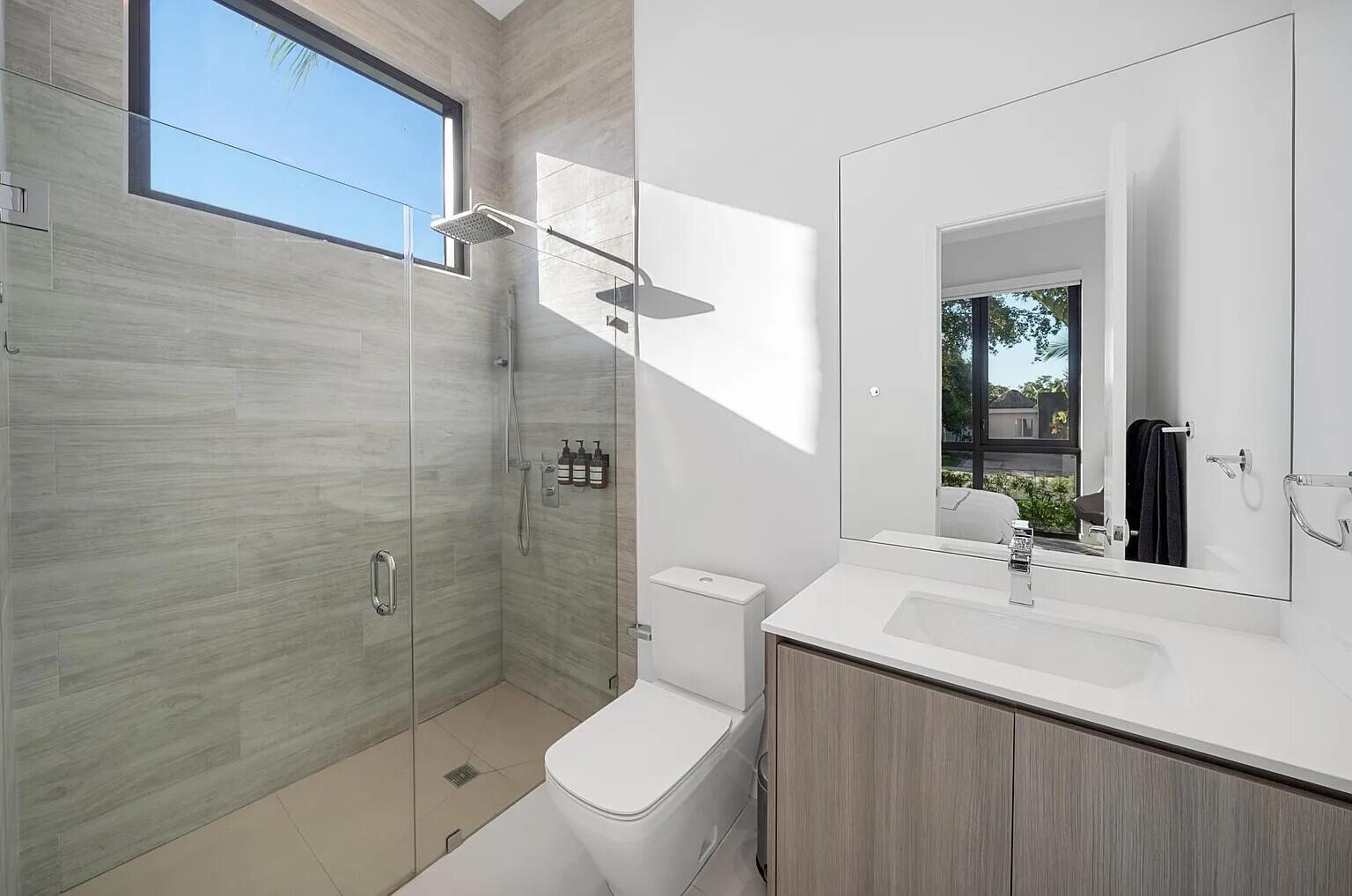 1905 N Hibiscus, North Miami FL 33181