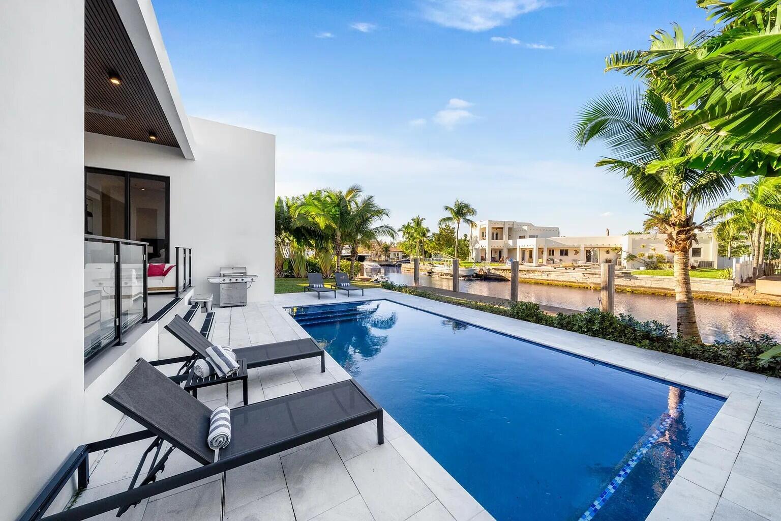 1905 N Hibiscus, North Miami FL 33181