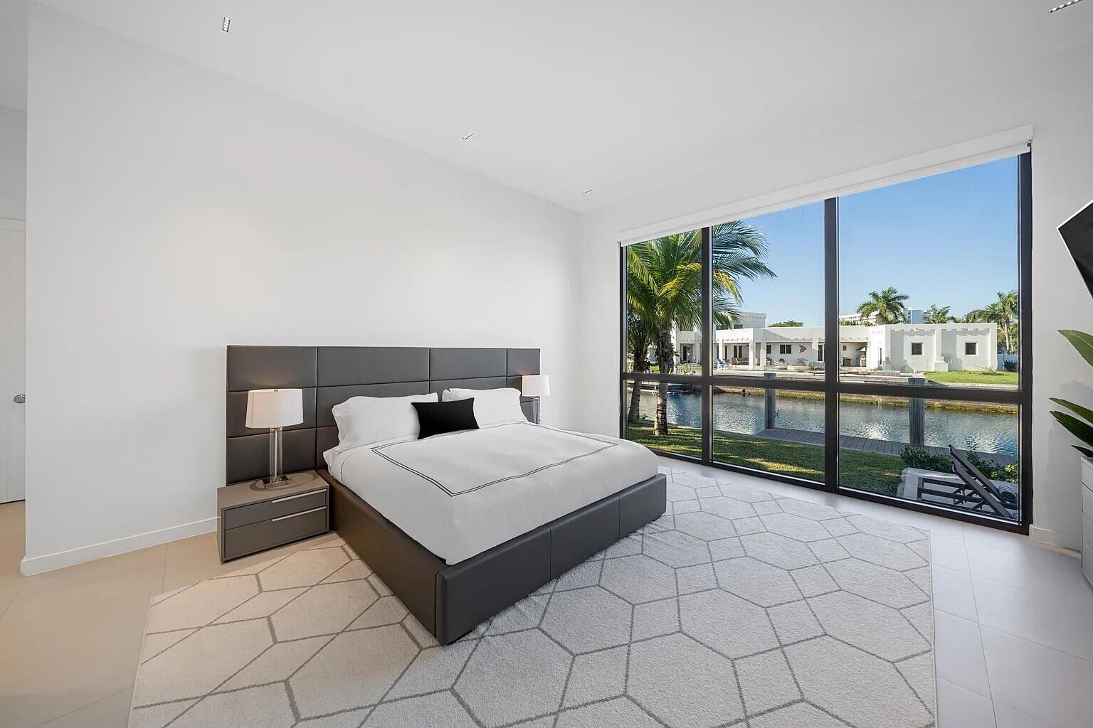 1905 N Hibiscus, North Miami FL 33181