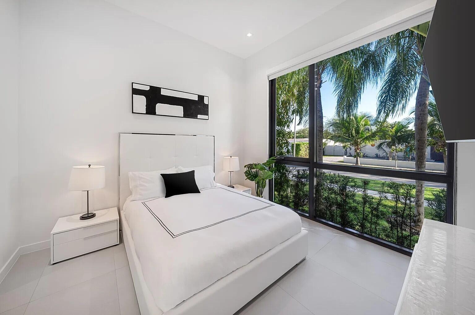 1905 N Hibiscus, North Miami FL 33181