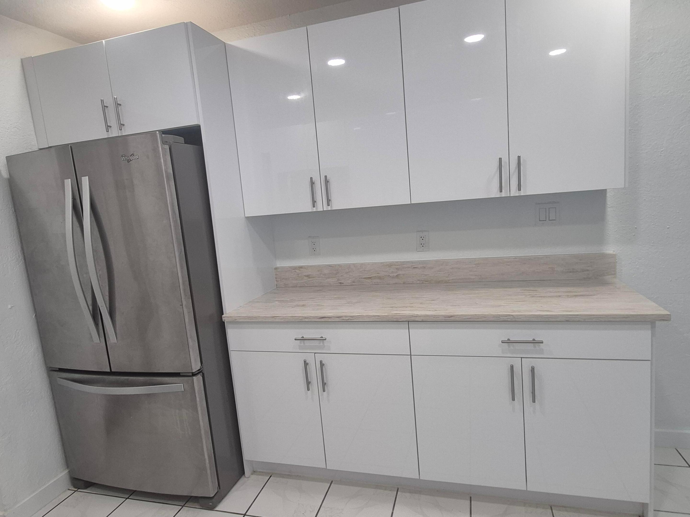 432 FOREST HILL, West Palm Beach FL 33405