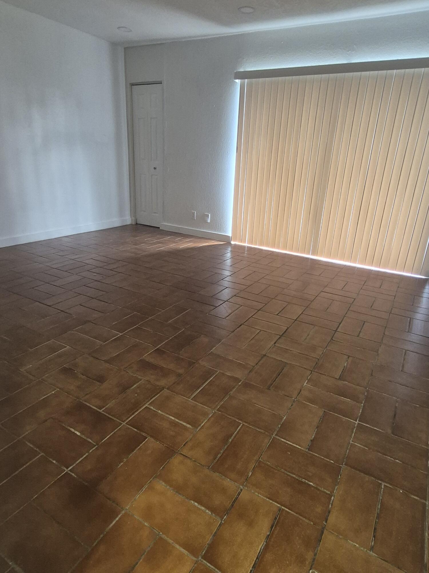 432 FOREST HILL, West Palm Beach FL 33405