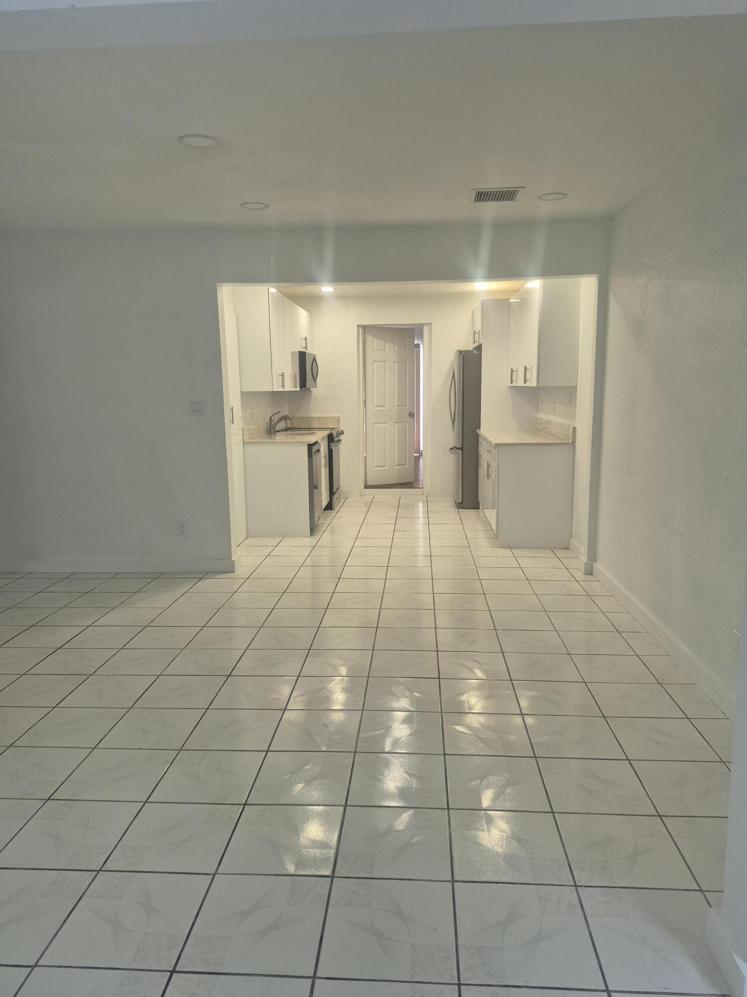 432 FOREST HILL, West Palm Beach FL 33405