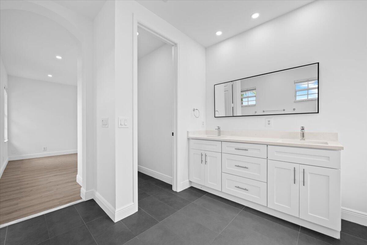 651 Castle, Palm Beach Gardens FL 33410