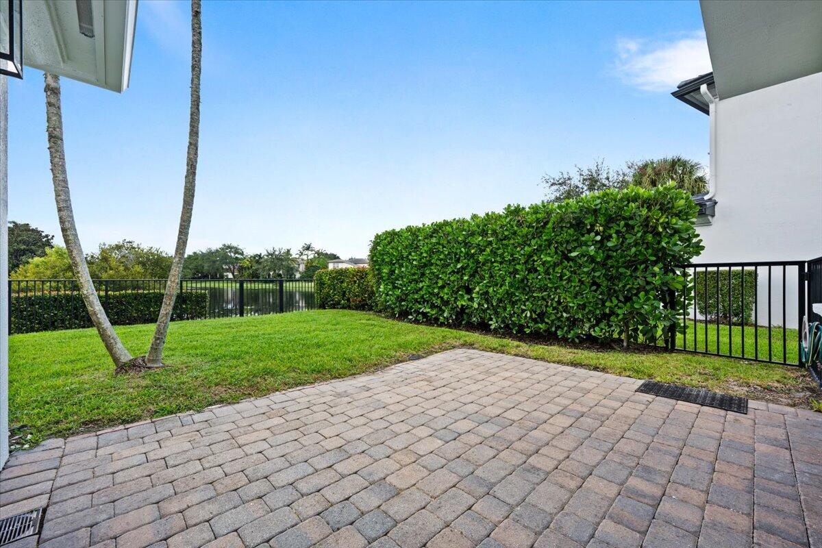 651 Castle, Palm Beach Gardens FL 33410