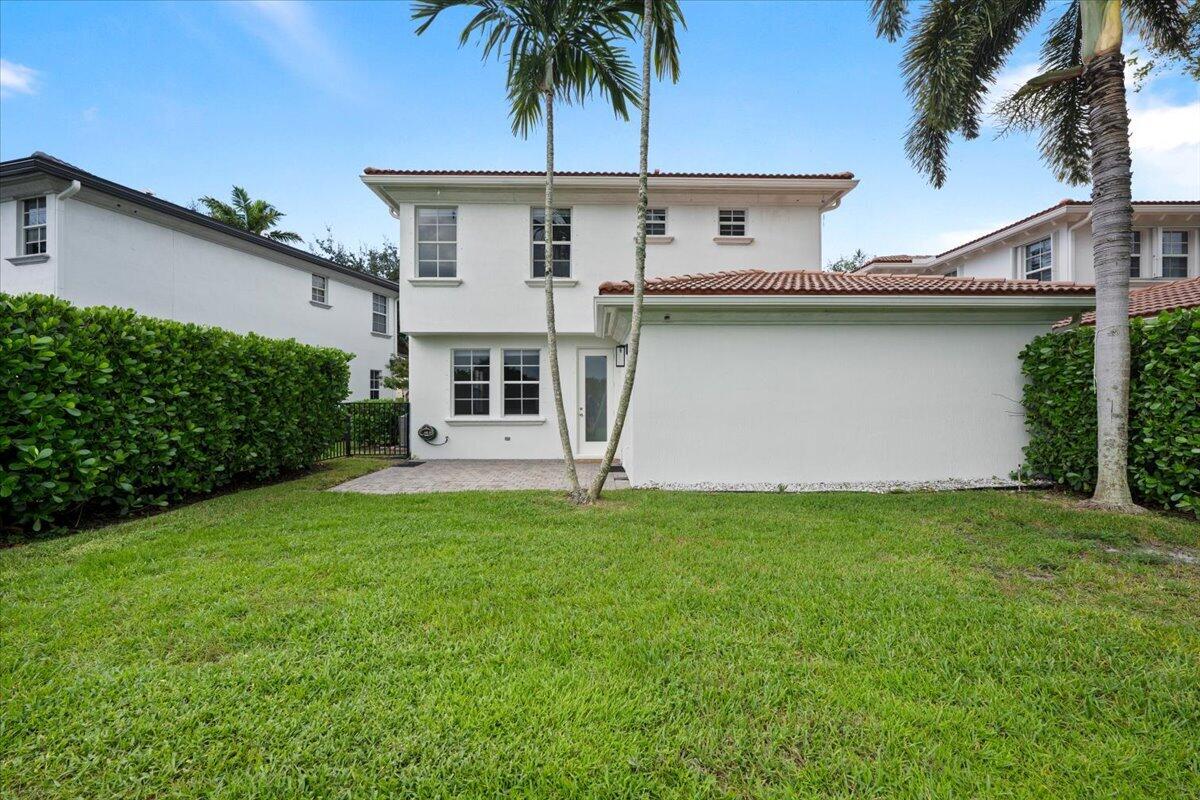 651 Castle, Palm Beach Gardens FL 33410