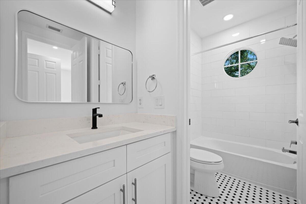 651 Castle, Palm Beach Gardens FL 33410