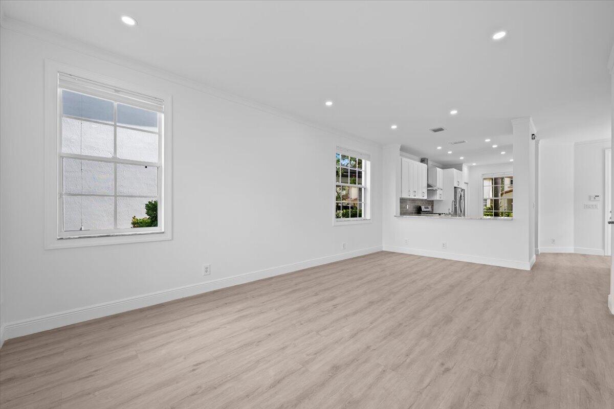 651 Castle, Palm Beach Gardens FL 33410