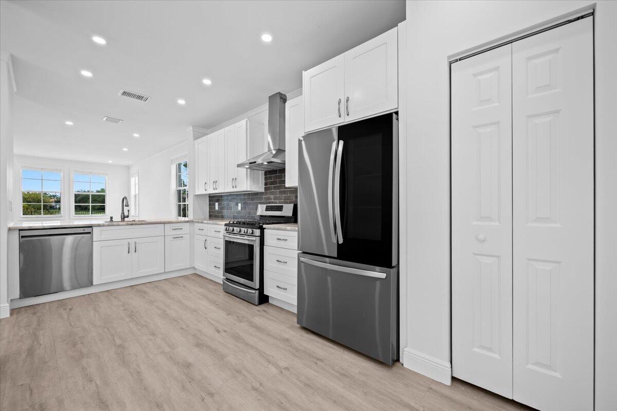 651 Castle, Palm Beach Gardens FL 33410