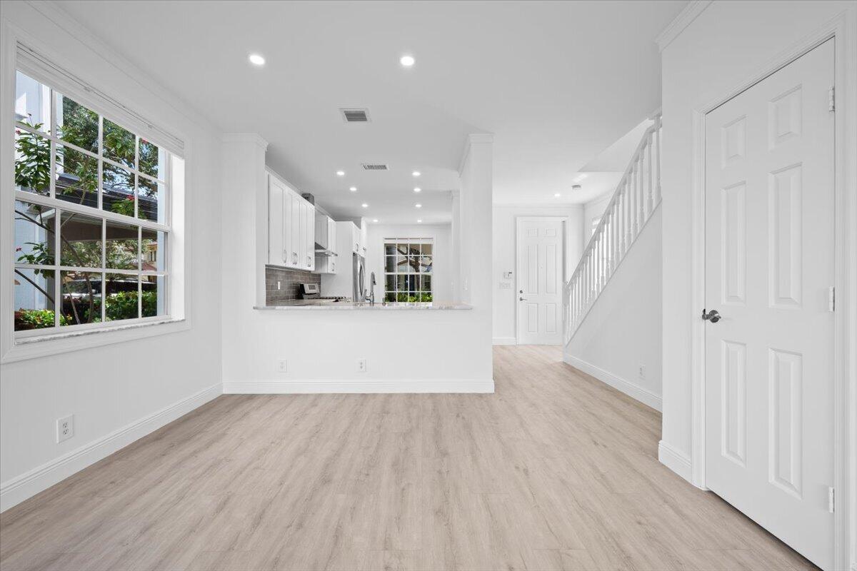 651 Castle, Palm Beach Gardens FL 33410