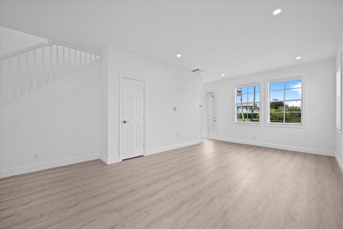 651 Castle, Palm Beach Gardens FL 33410