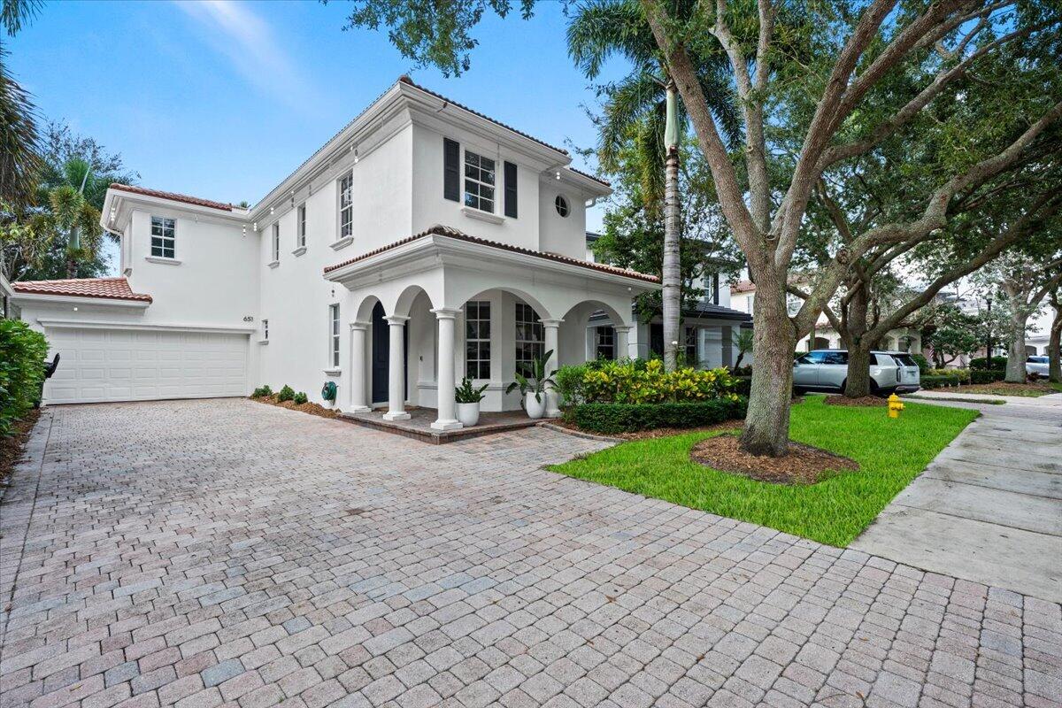 651 Castle, Palm Beach Gardens FL 33410