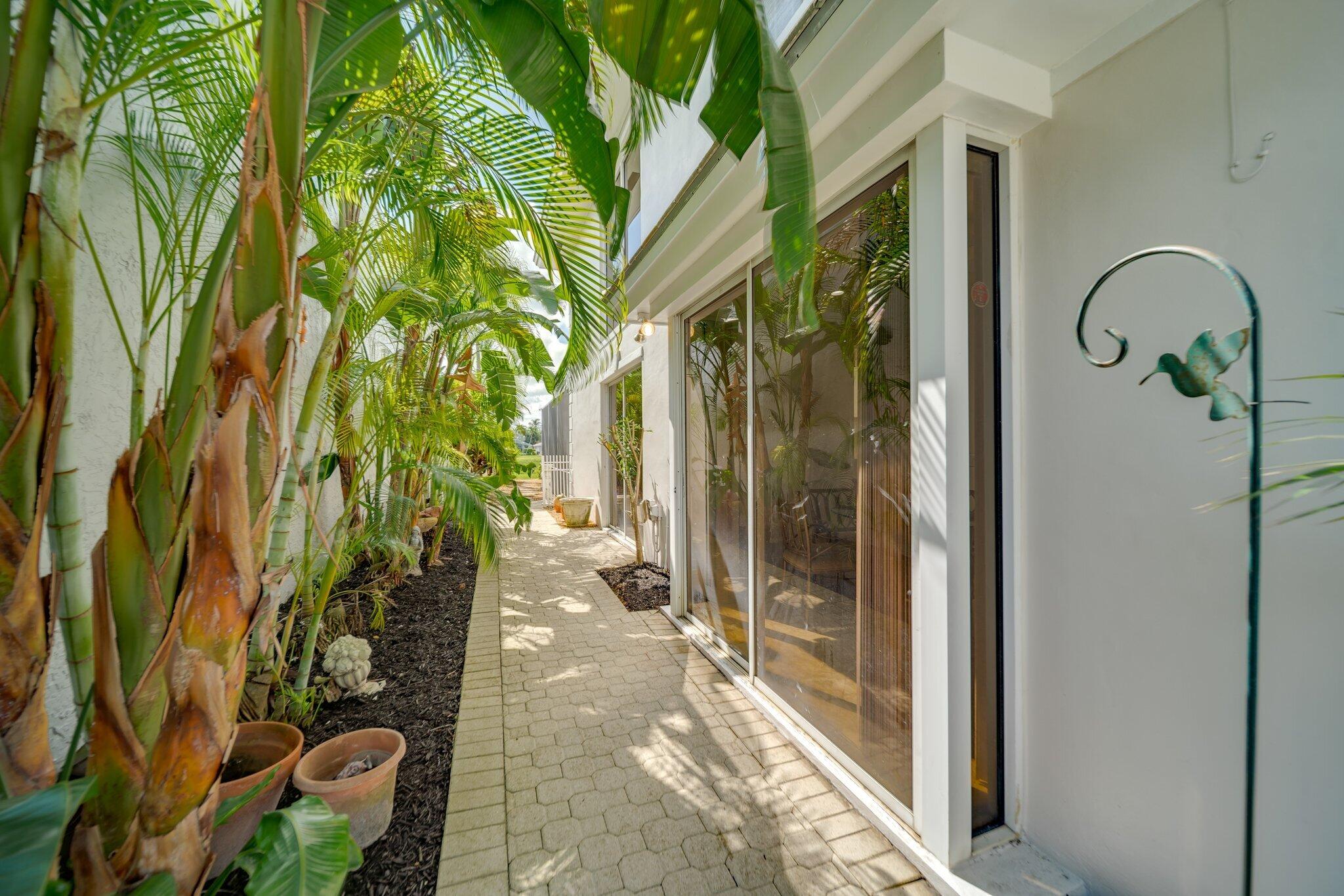 7756 Travelers Tree, Boca Raton FL 33433