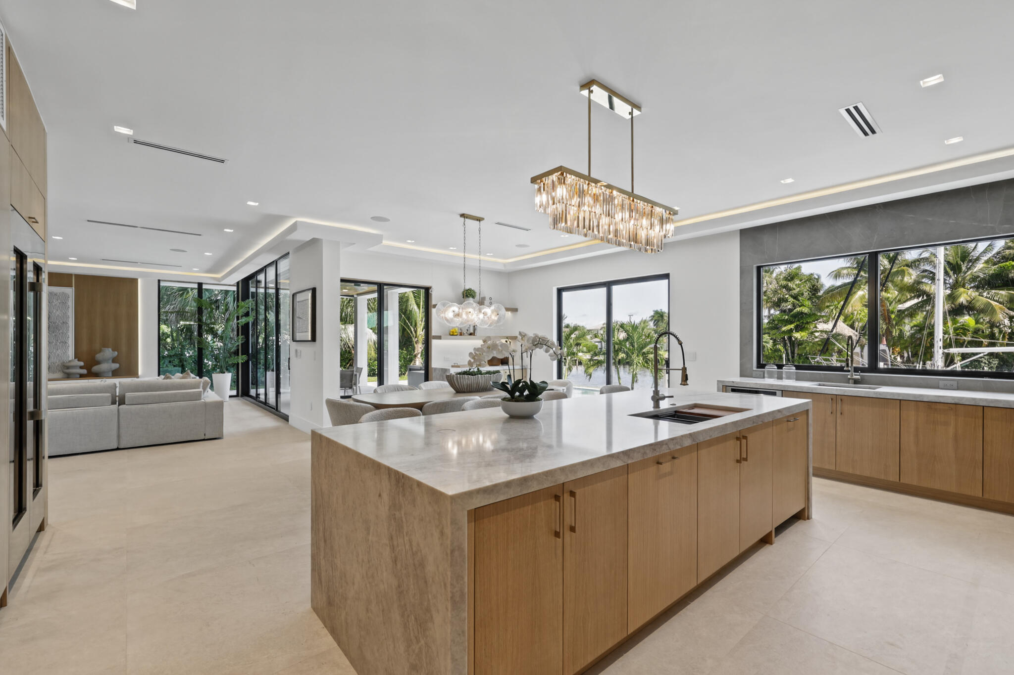 4730 NE 22ND, Lighthouse Point FL 33064