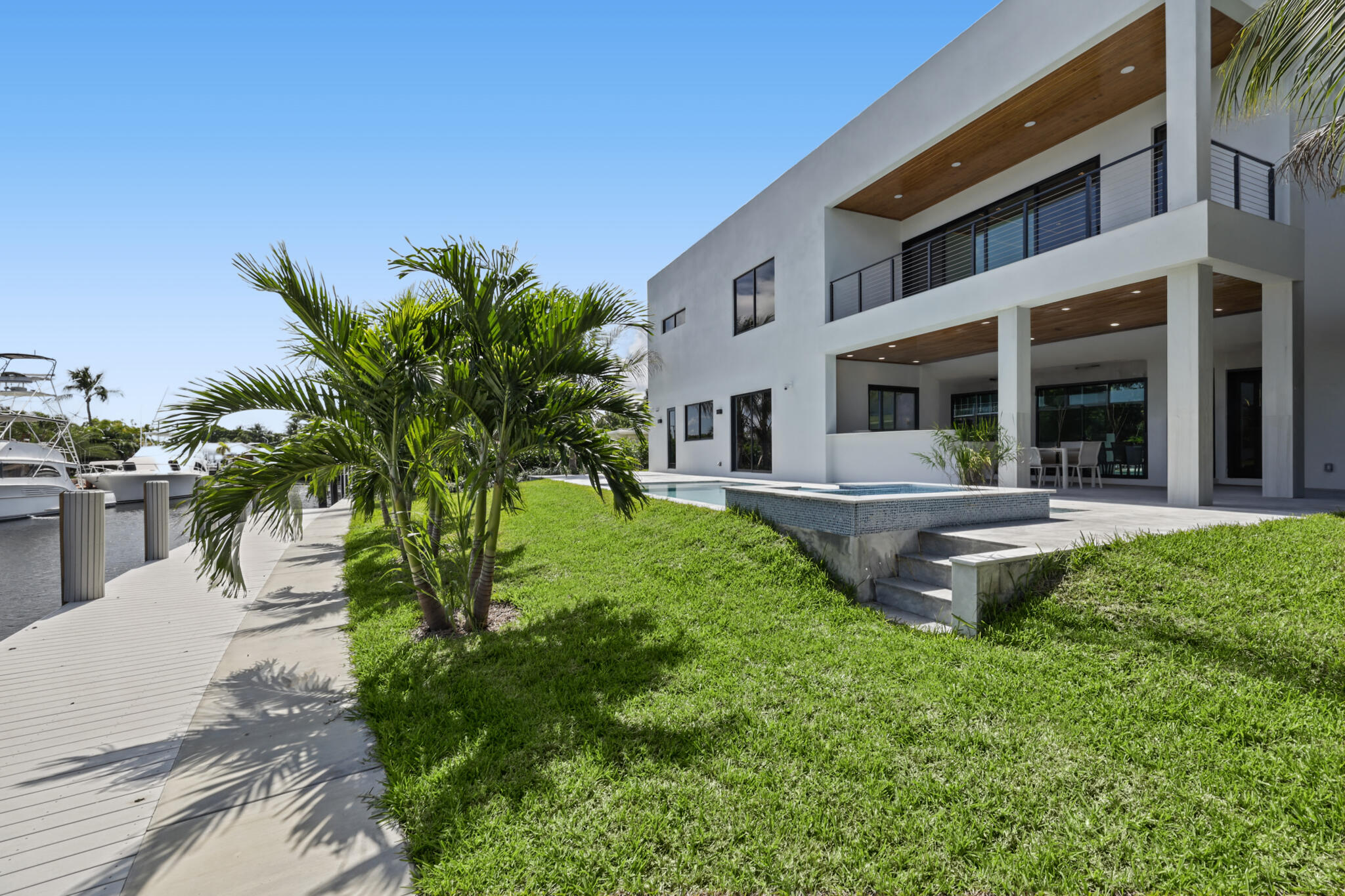 4730 NE 22ND, Lighthouse Point FL 33064