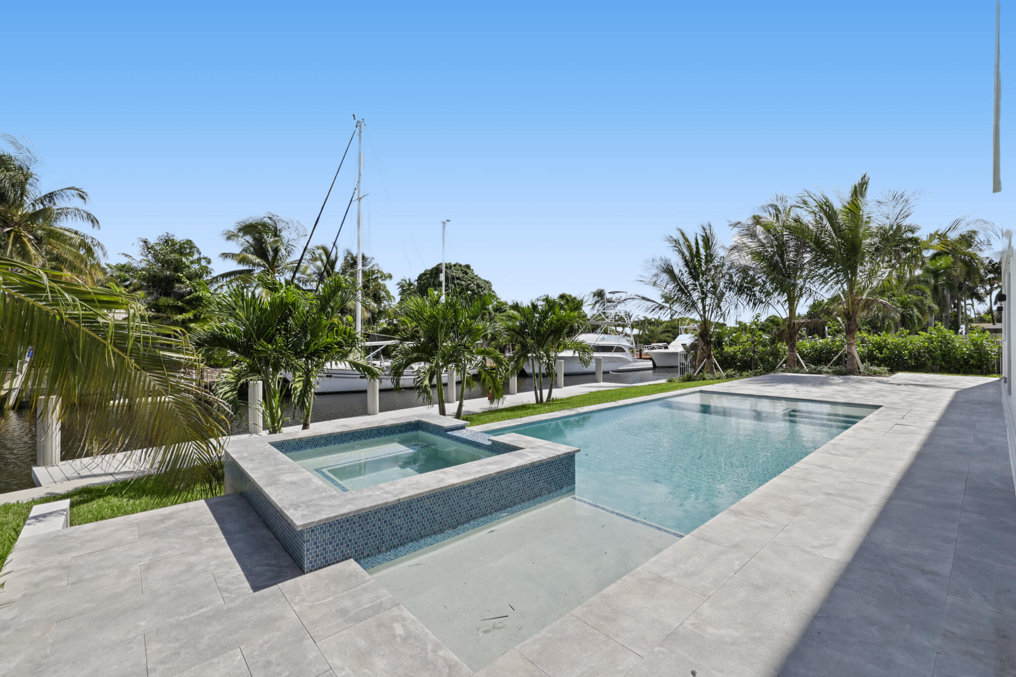 4730 NE 22ND, Lighthouse Point FL 33064