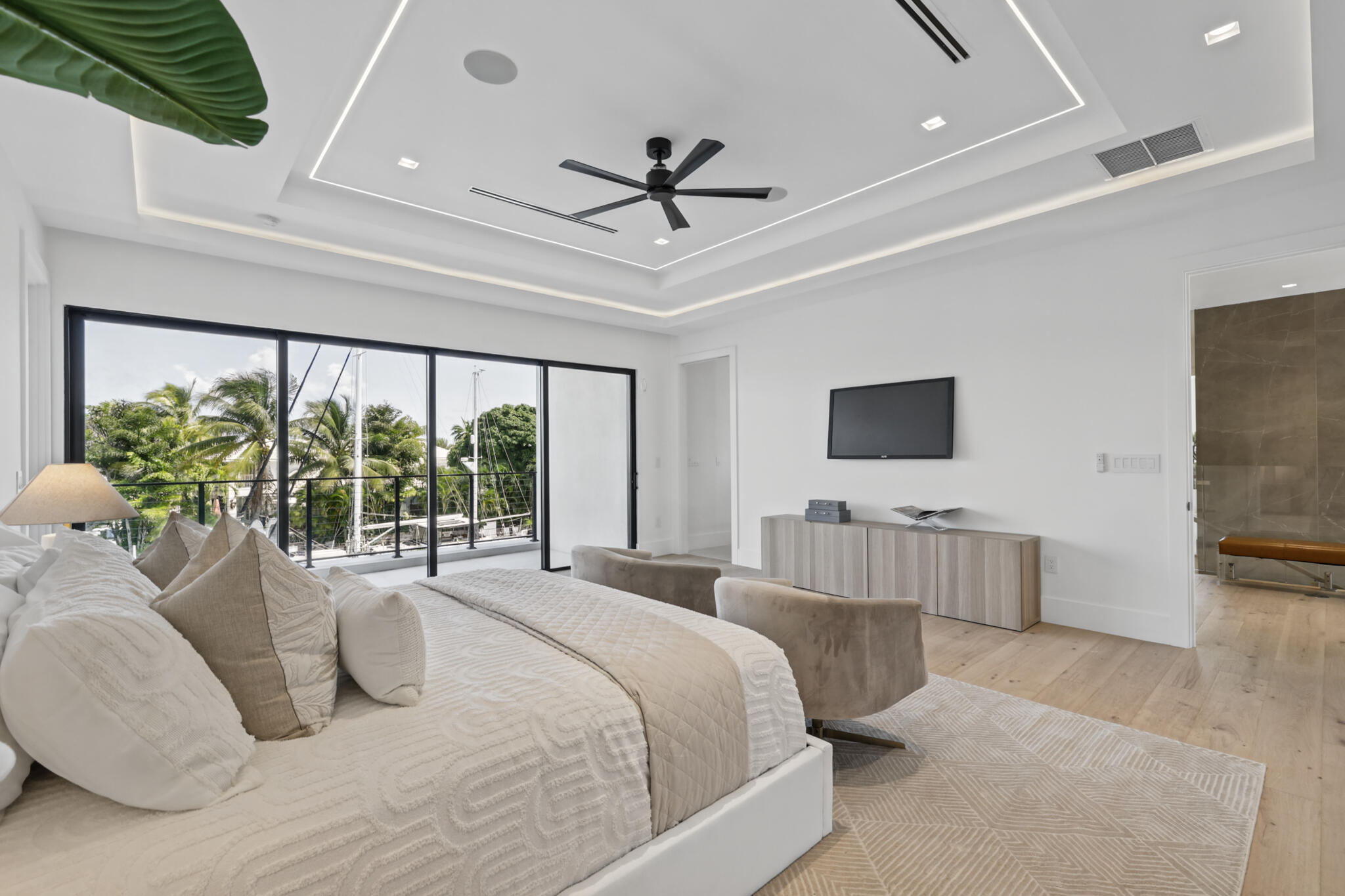 4730 NE 22ND, Lighthouse Point FL 33064