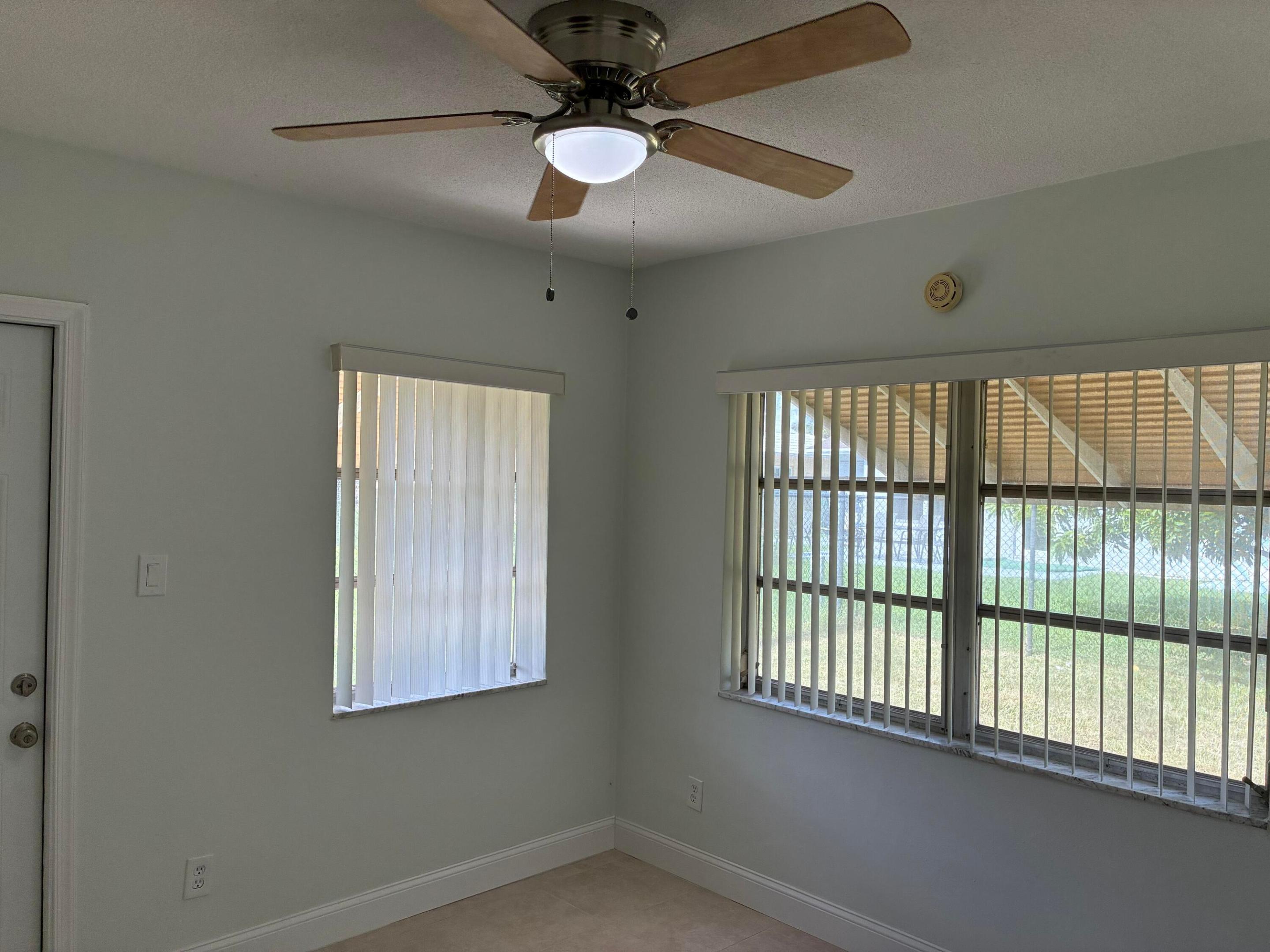9505 NW 73RD, Tamarac FL 33321