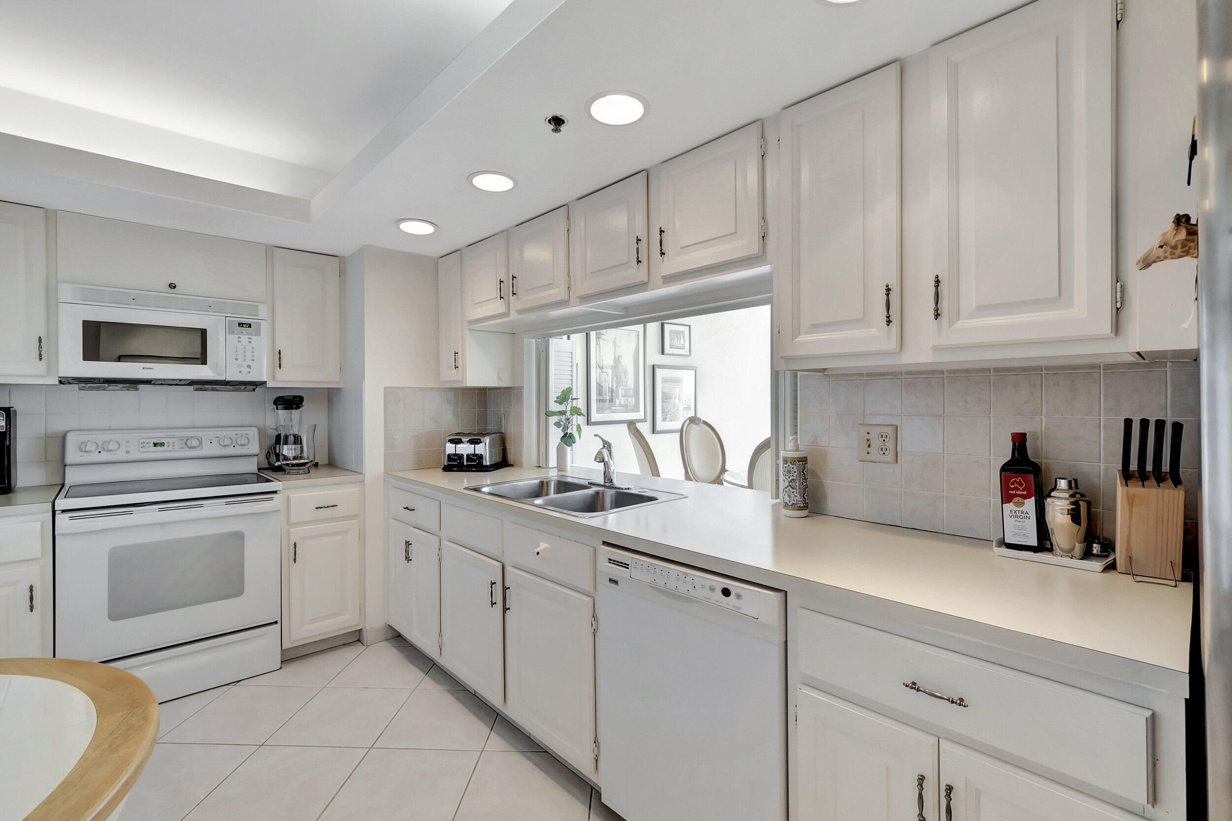 4740 S Ocean #1415, Highland Beach FL 33487