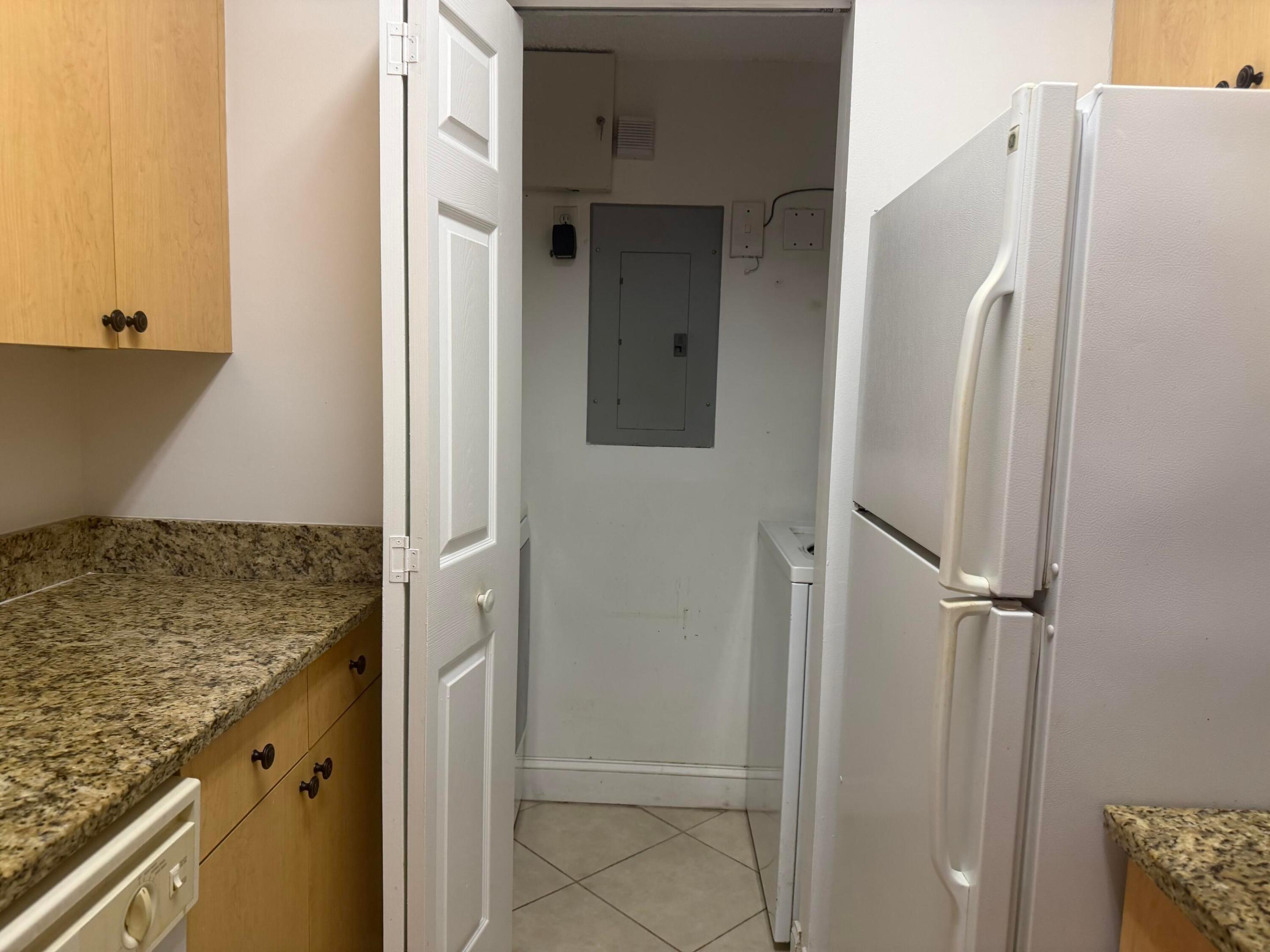 10282 S FOX TRAIL #214, Royal Palm Beach FL 33411