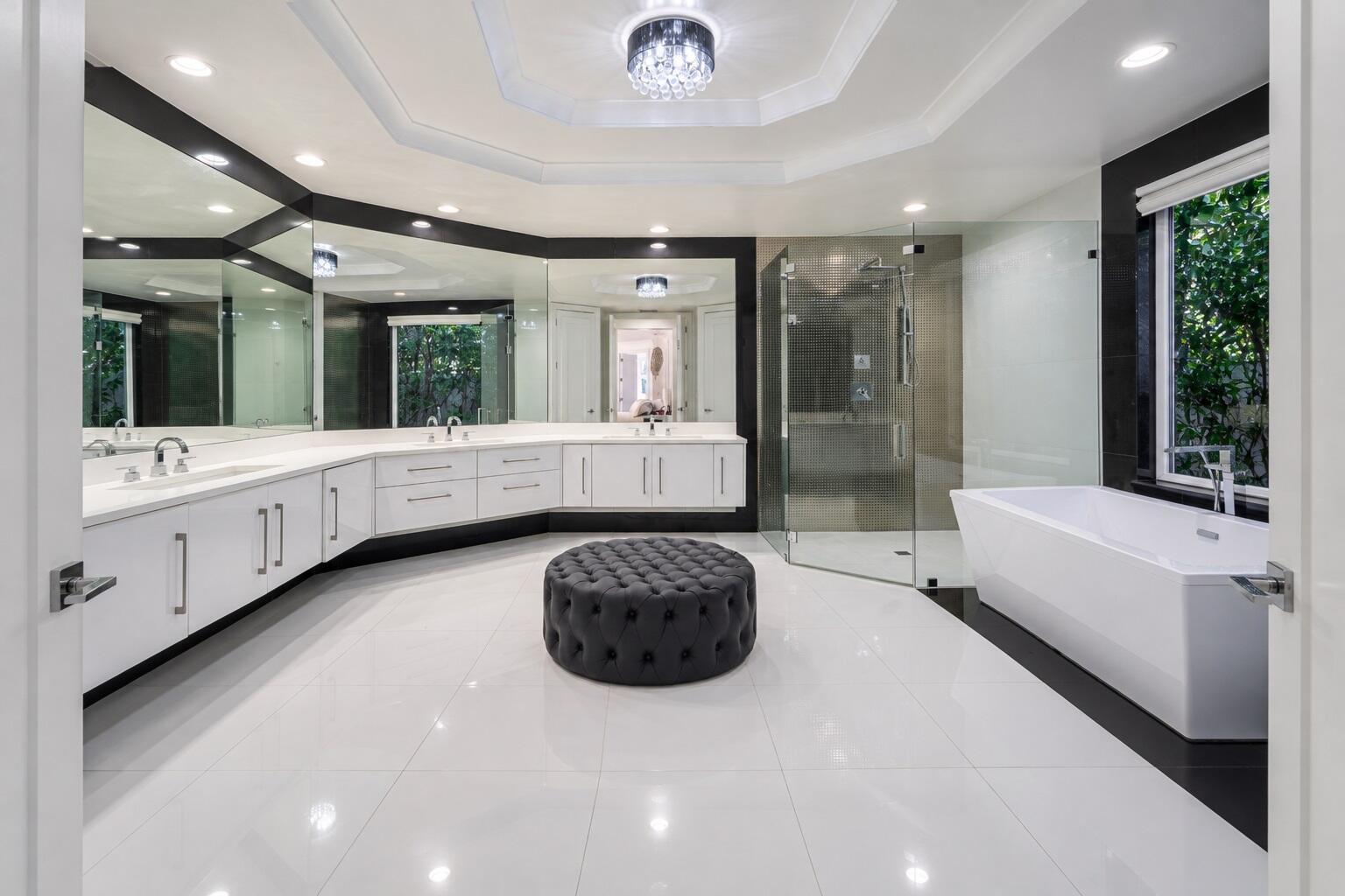 7080 Lions Head, Boca Raton FL 33496