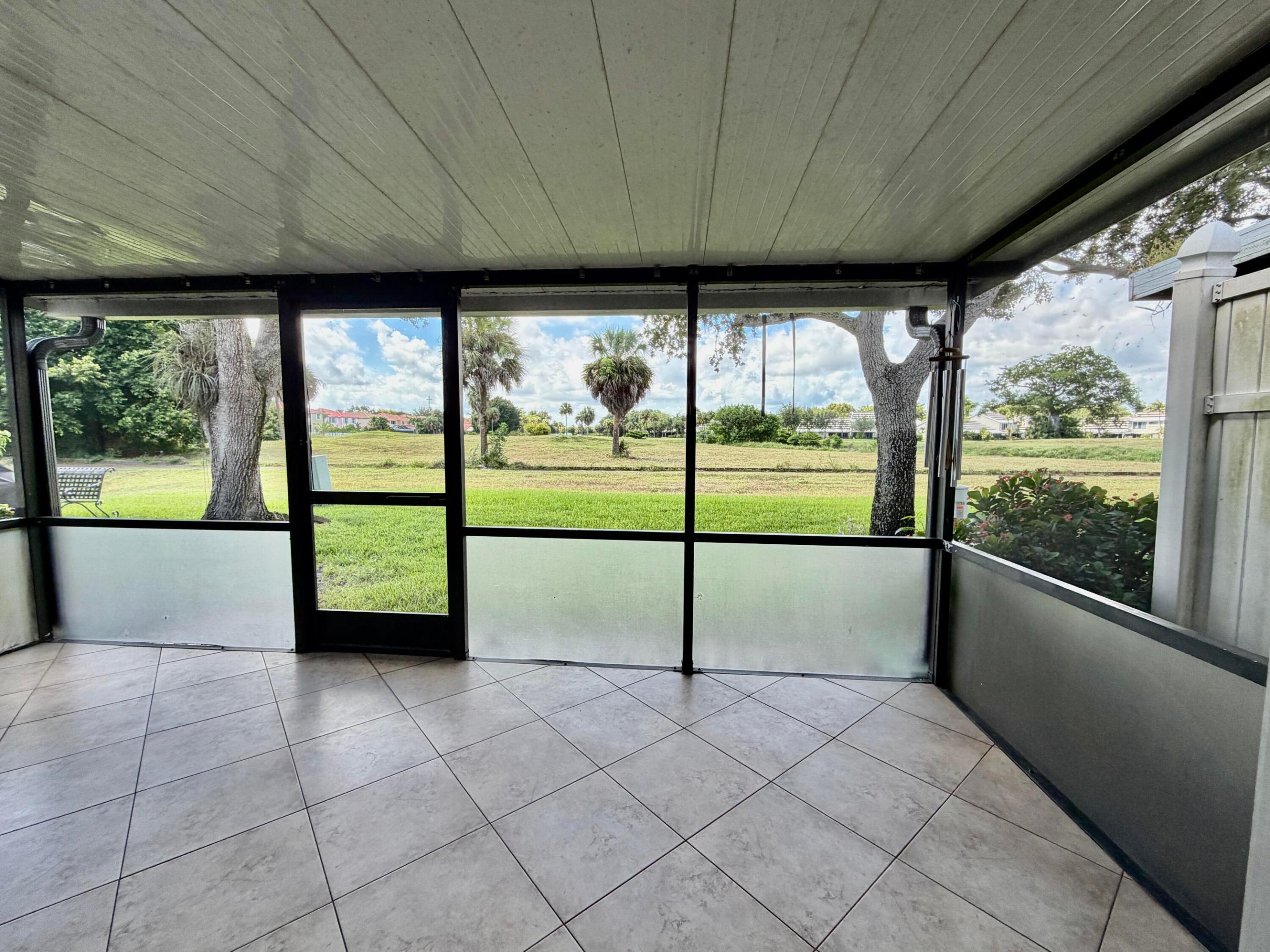 7426 PINEWALK #19-4, Margate FL 33063