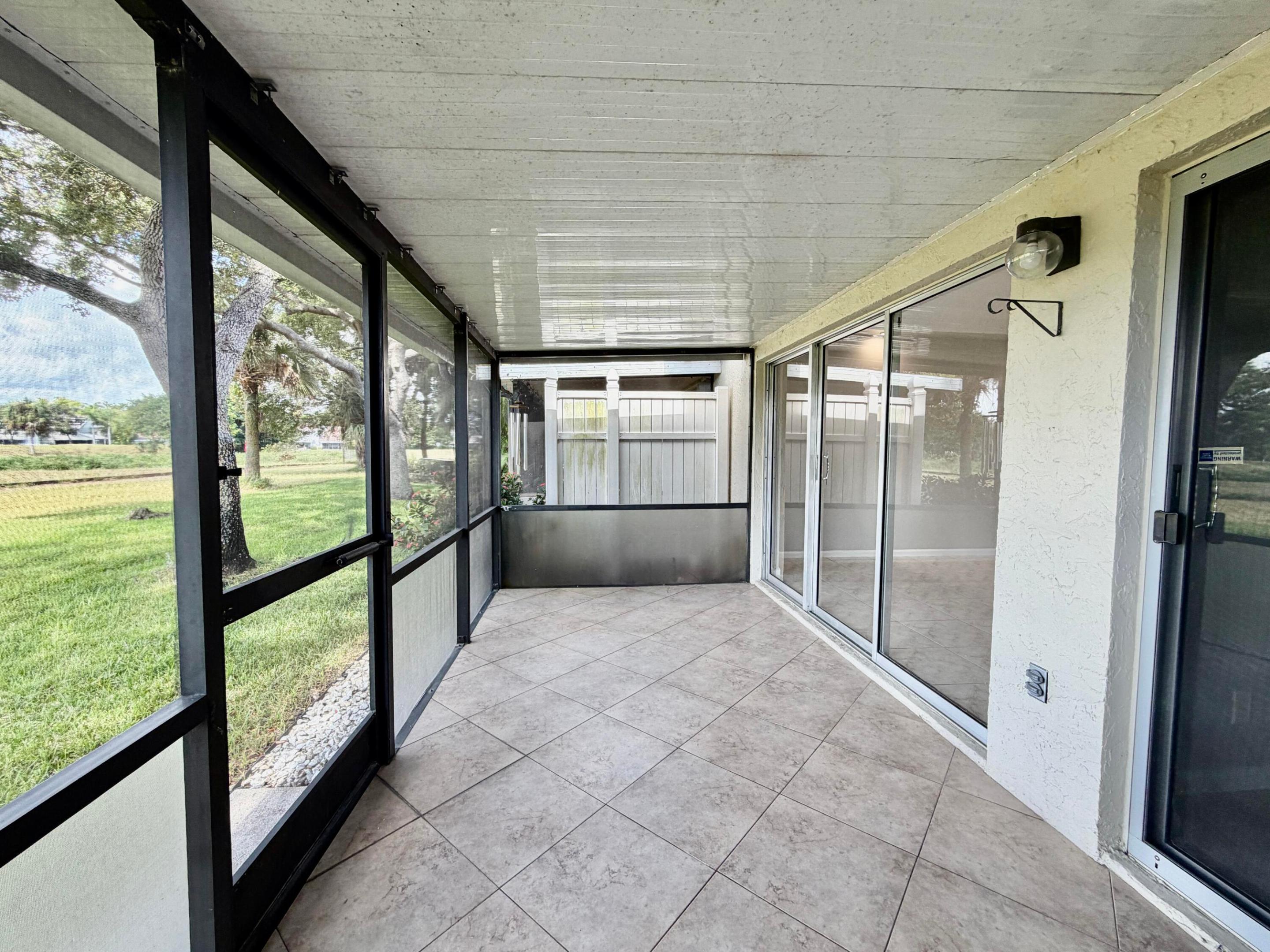 7426 PINEWALK #19-4, Margate FL 33063