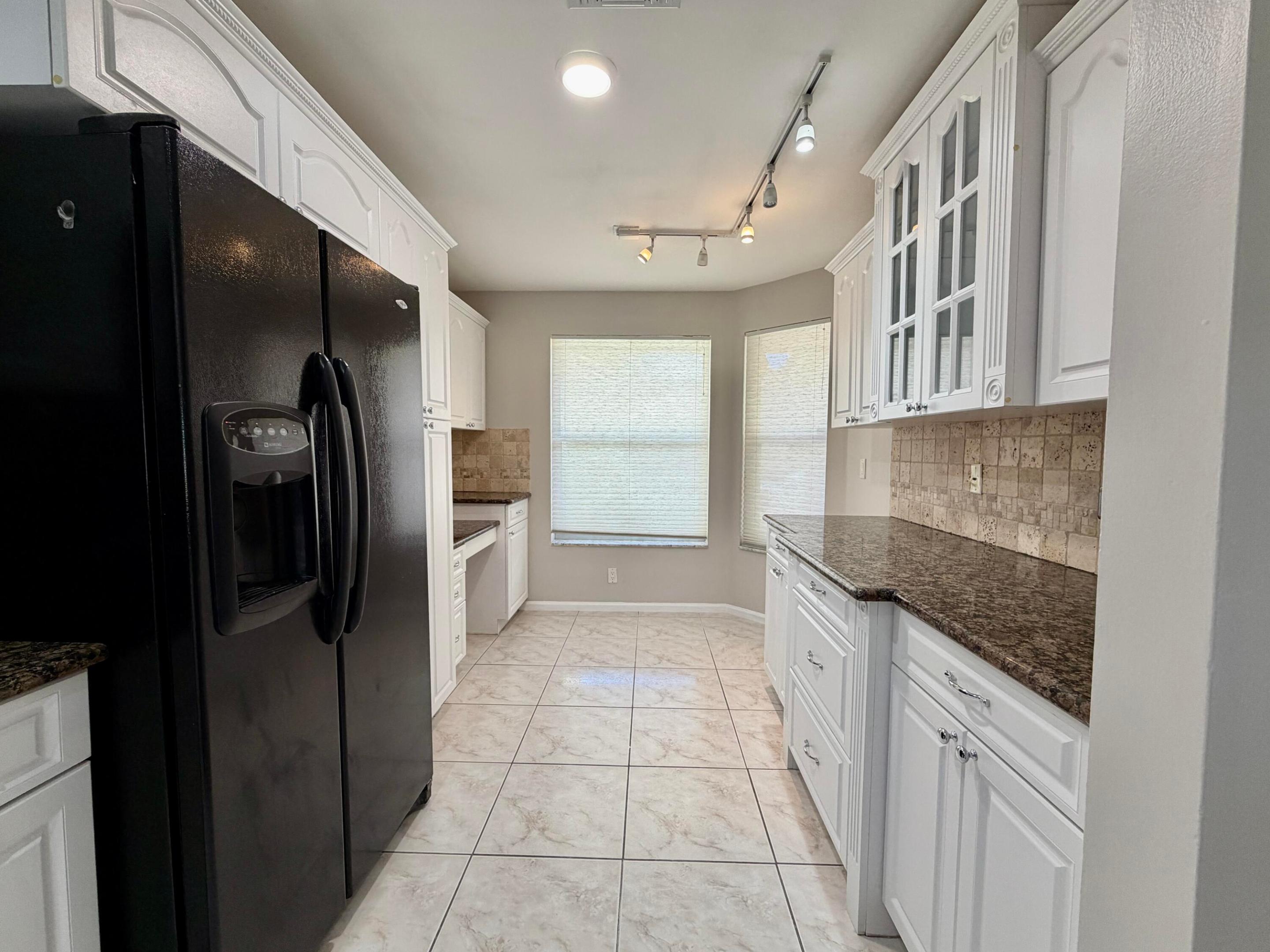 7426 PINEWALK #19-4, Margate FL 33063