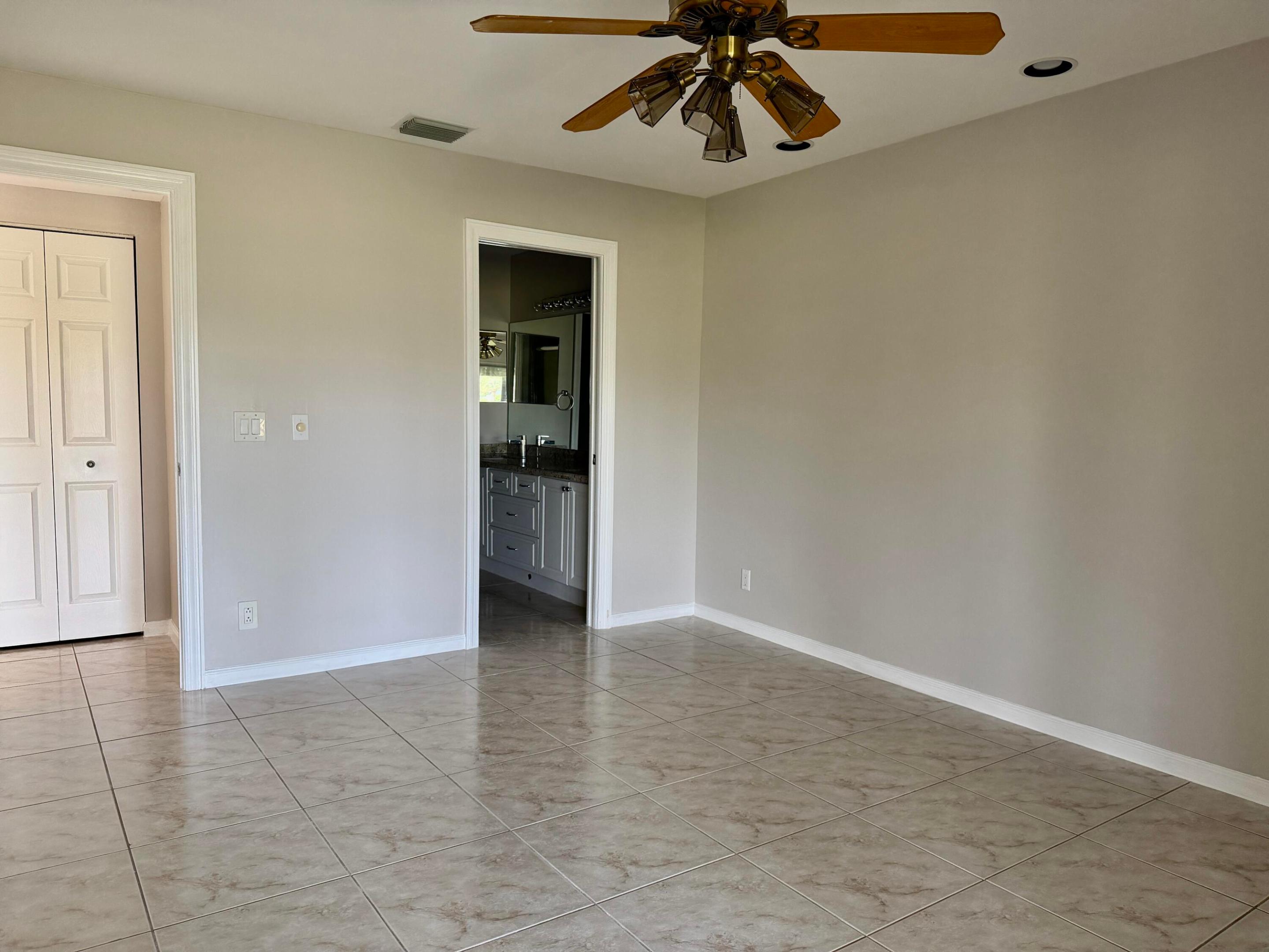 7426 PINEWALK #19-4, Margate FL 33063
