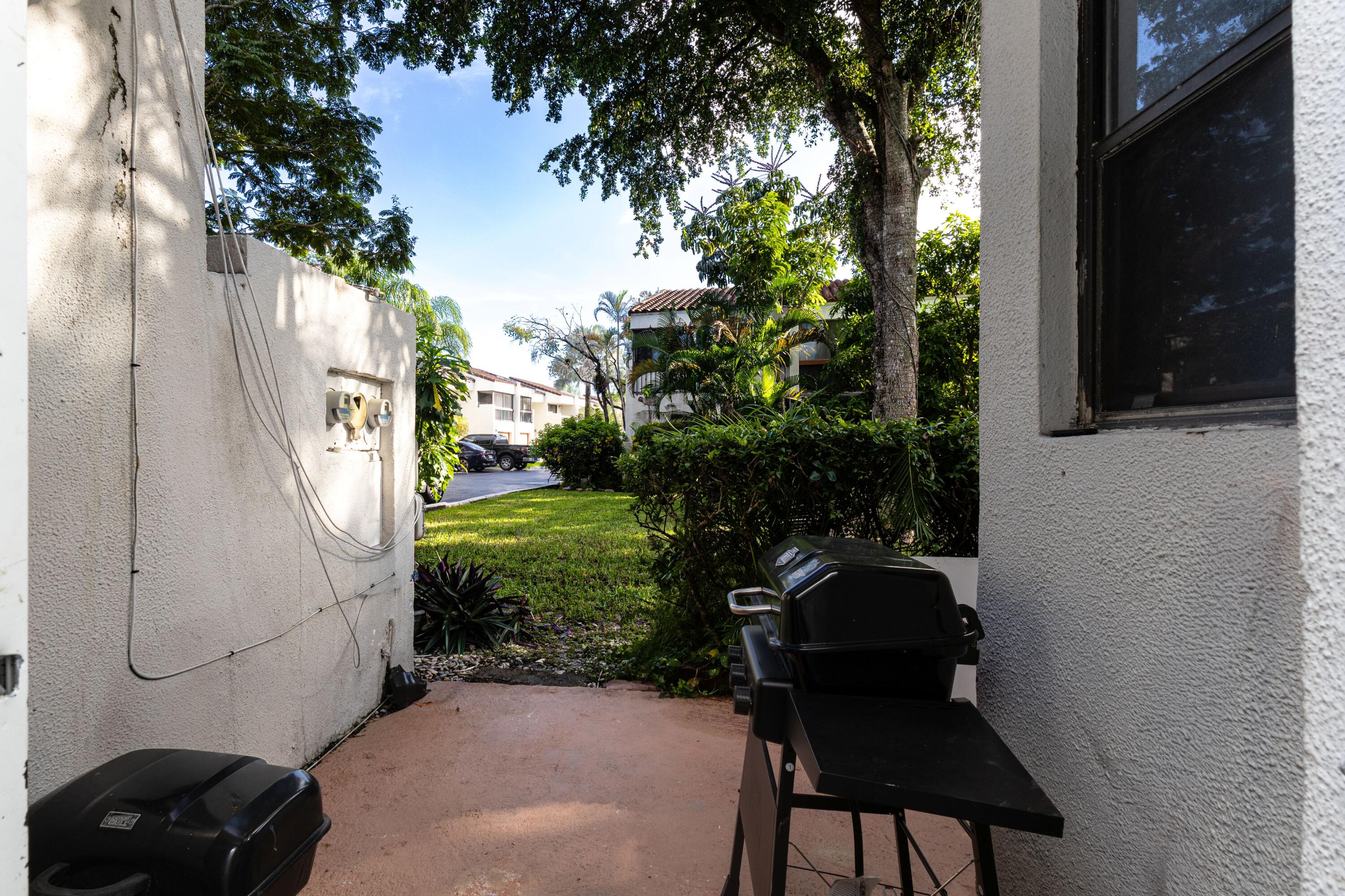 6479 Racquet Club, Lauderhill FL 33319