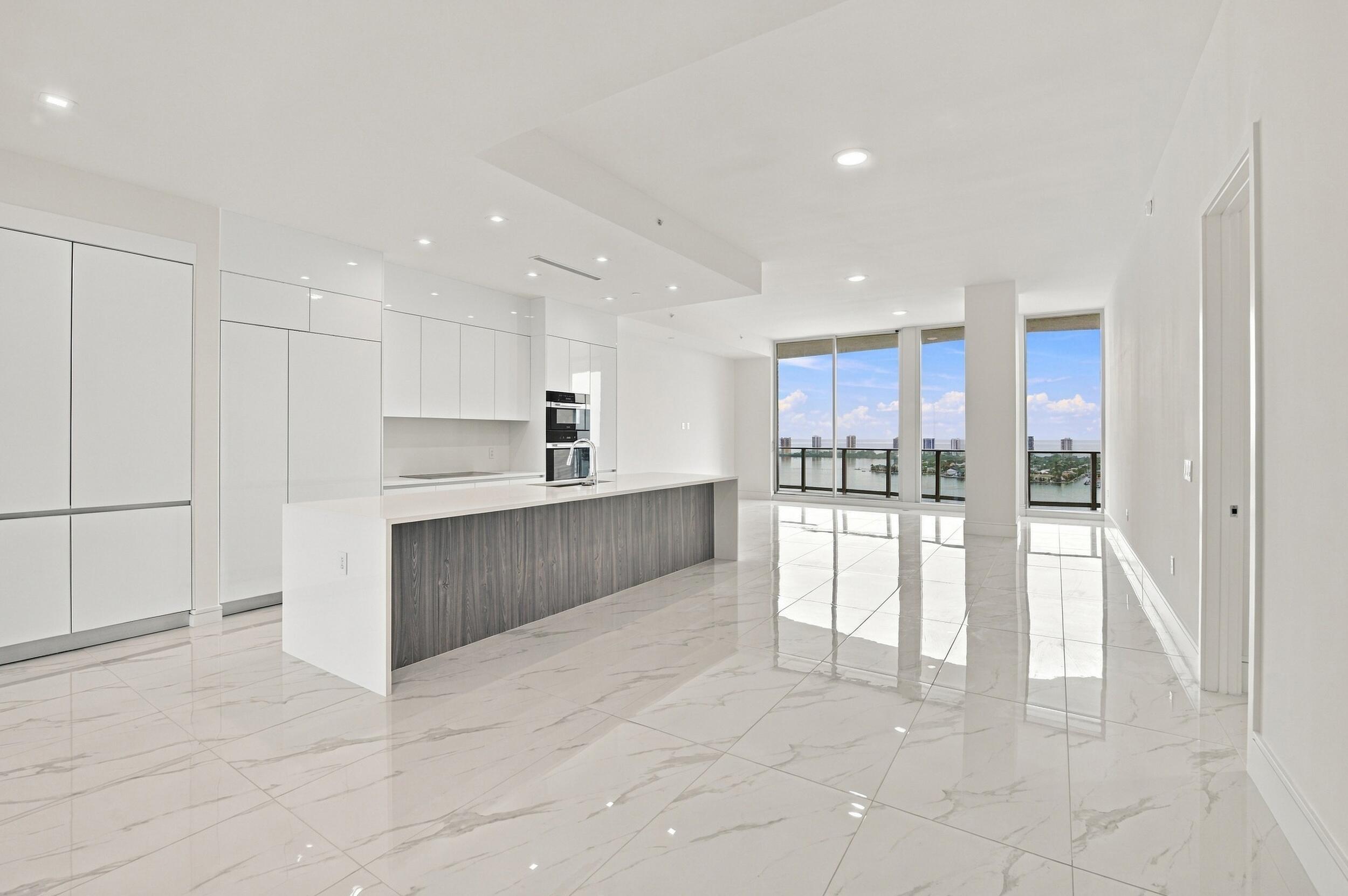 220 LAKE SHORE #2306, West Palm Beach FL 33403