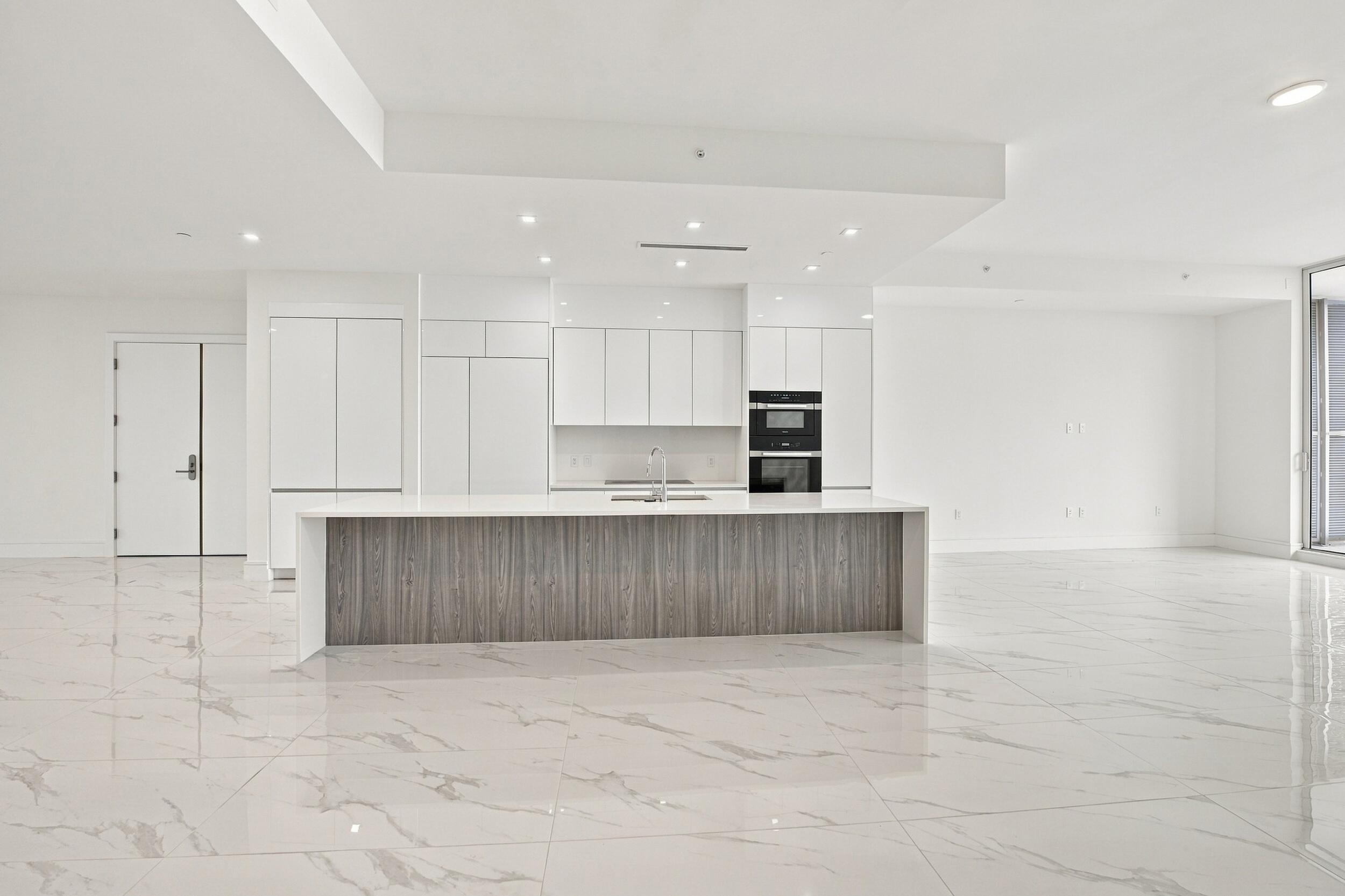 220 LAKE SHORE #2306, West Palm Beach FL 33403