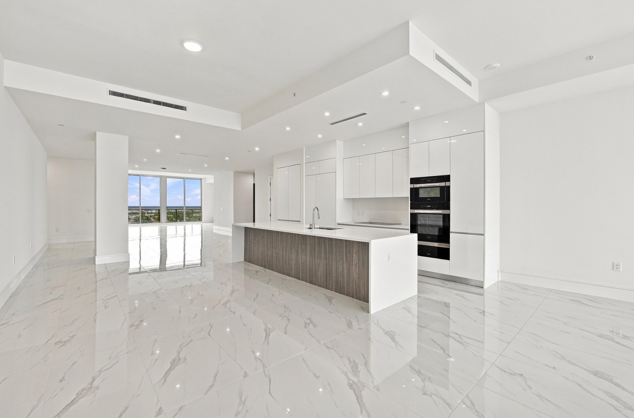 220 LAKE SHORE #2306, West Palm Beach FL 33403