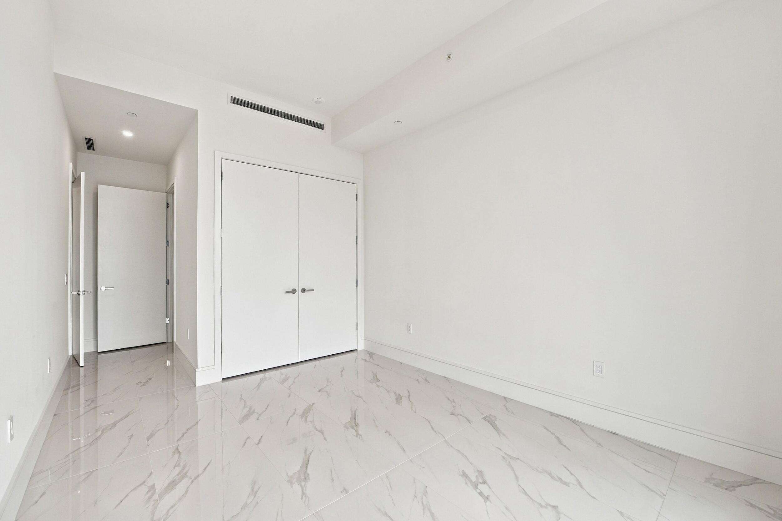 220 LAKE SHORE #2306, West Palm Beach FL 33403