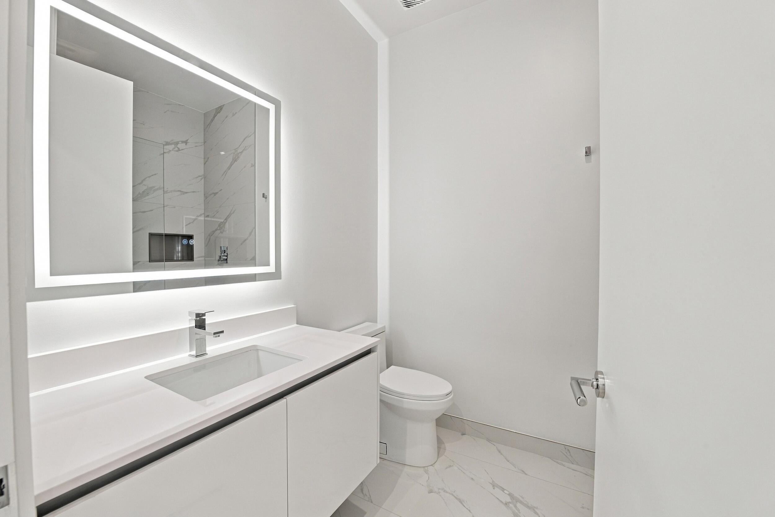 220 LAKE SHORE #2306, West Palm Beach FL 33403