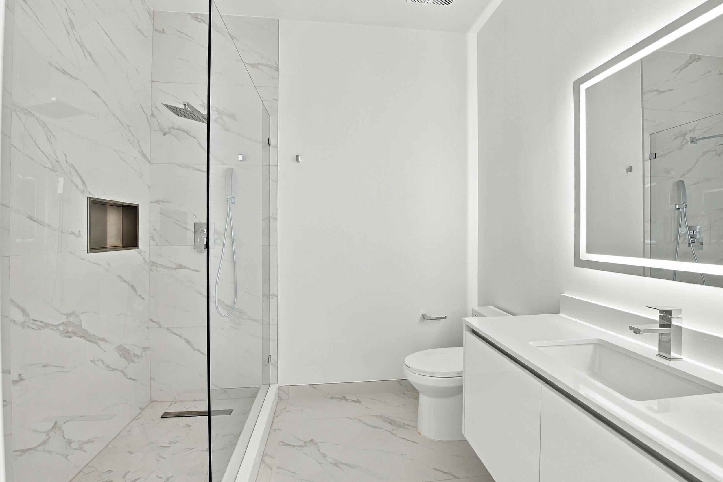 220 LAKE SHORE #2306, West Palm Beach FL 33403