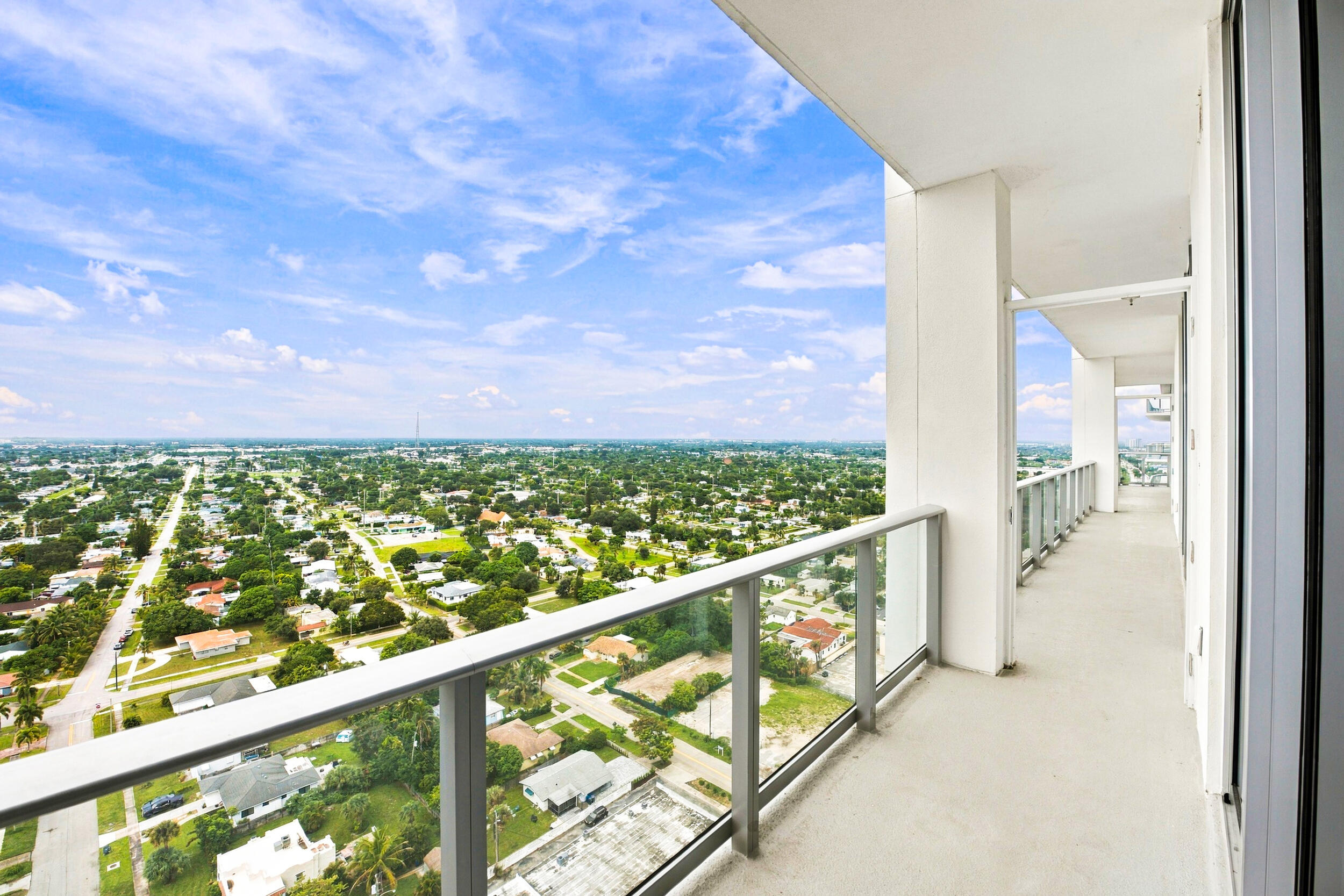 220 LAKE SHORE #2306, West Palm Beach FL 33403