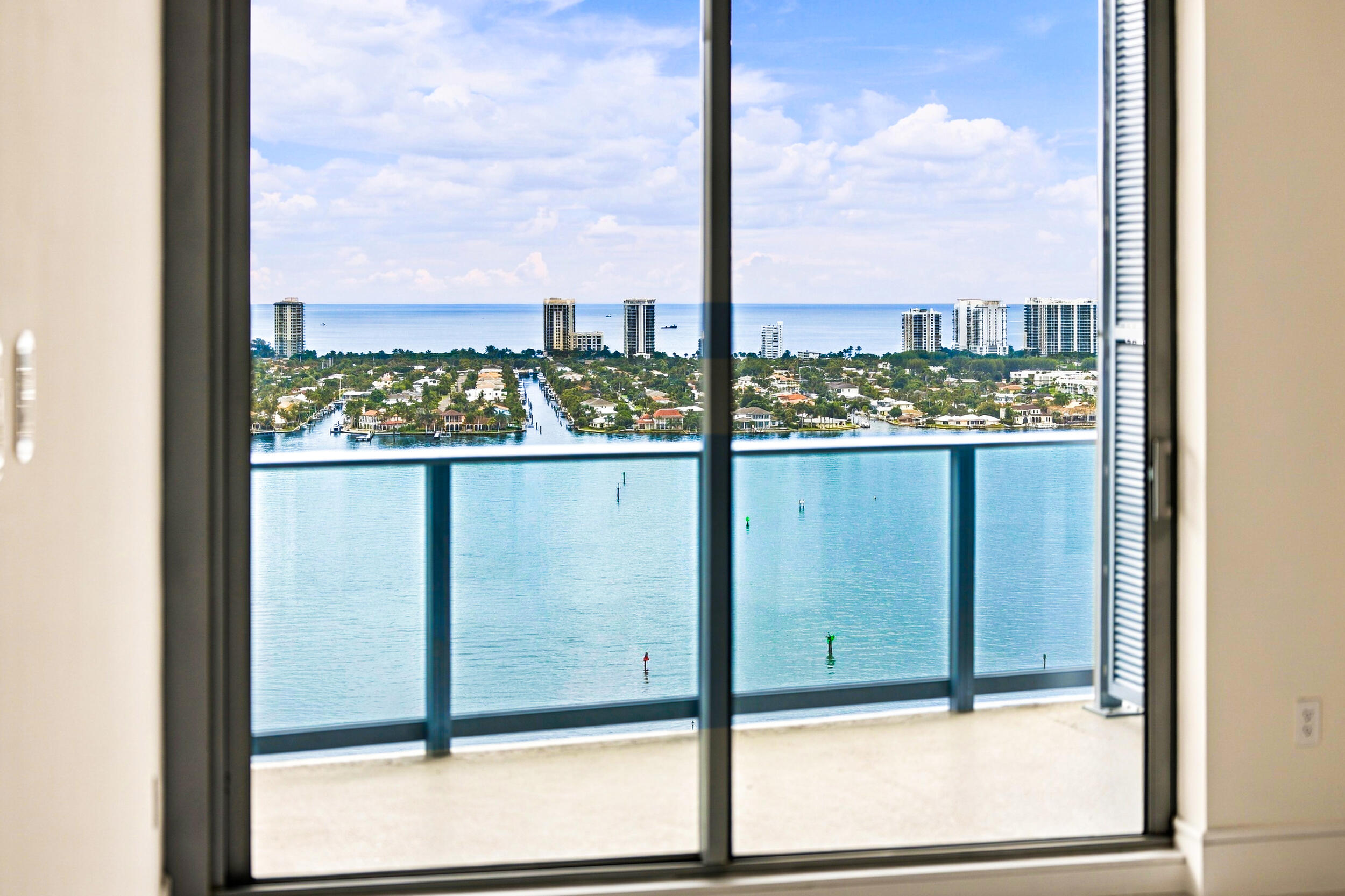 220 LAKE SHORE #2306, West Palm Beach FL 33403