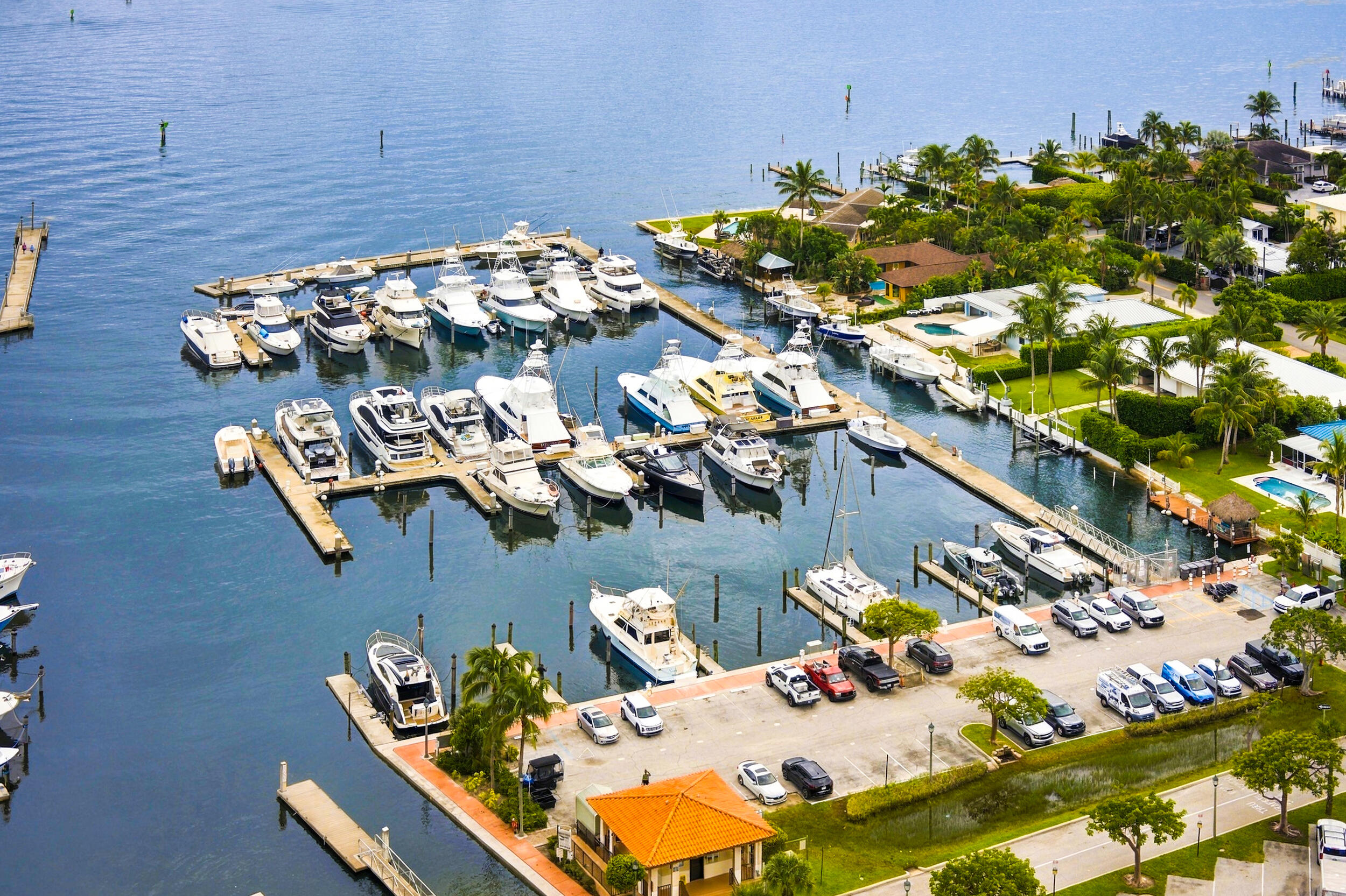 220 LAKE SHORE #2306, West Palm Beach FL 33403