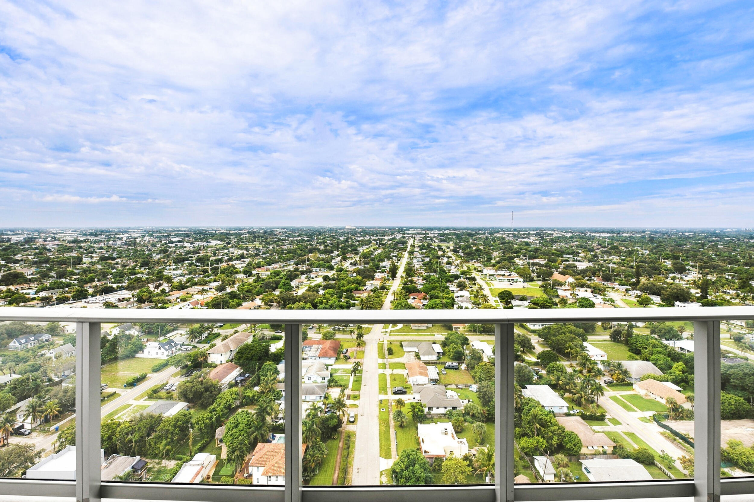 220 LAKE SHORE #2306, West Palm Beach FL 33403