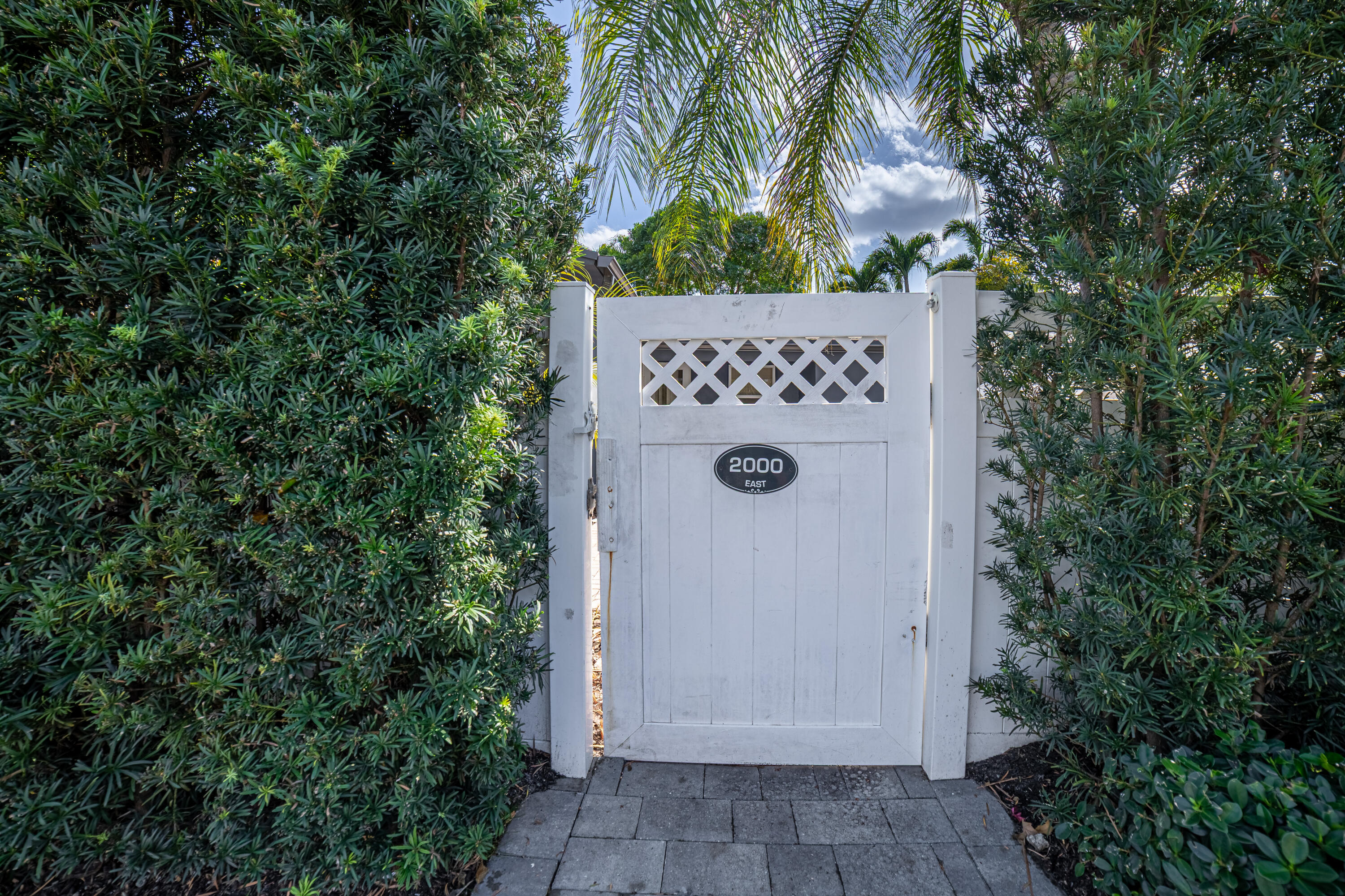 2000 NE 18TH, Fort Lauderdale FL 33305