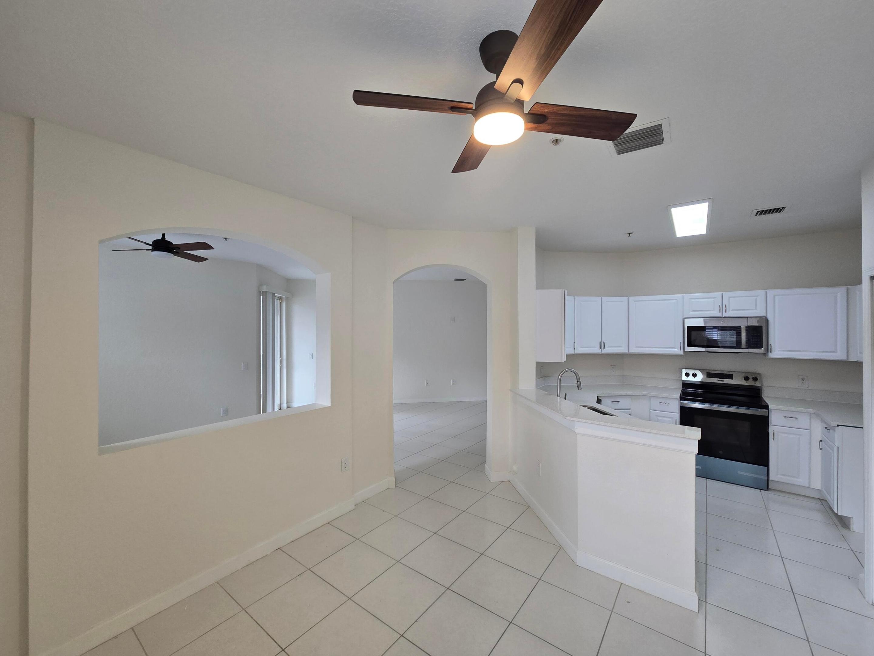 2103 SHOMA, Royal Palm Beach FL 33414