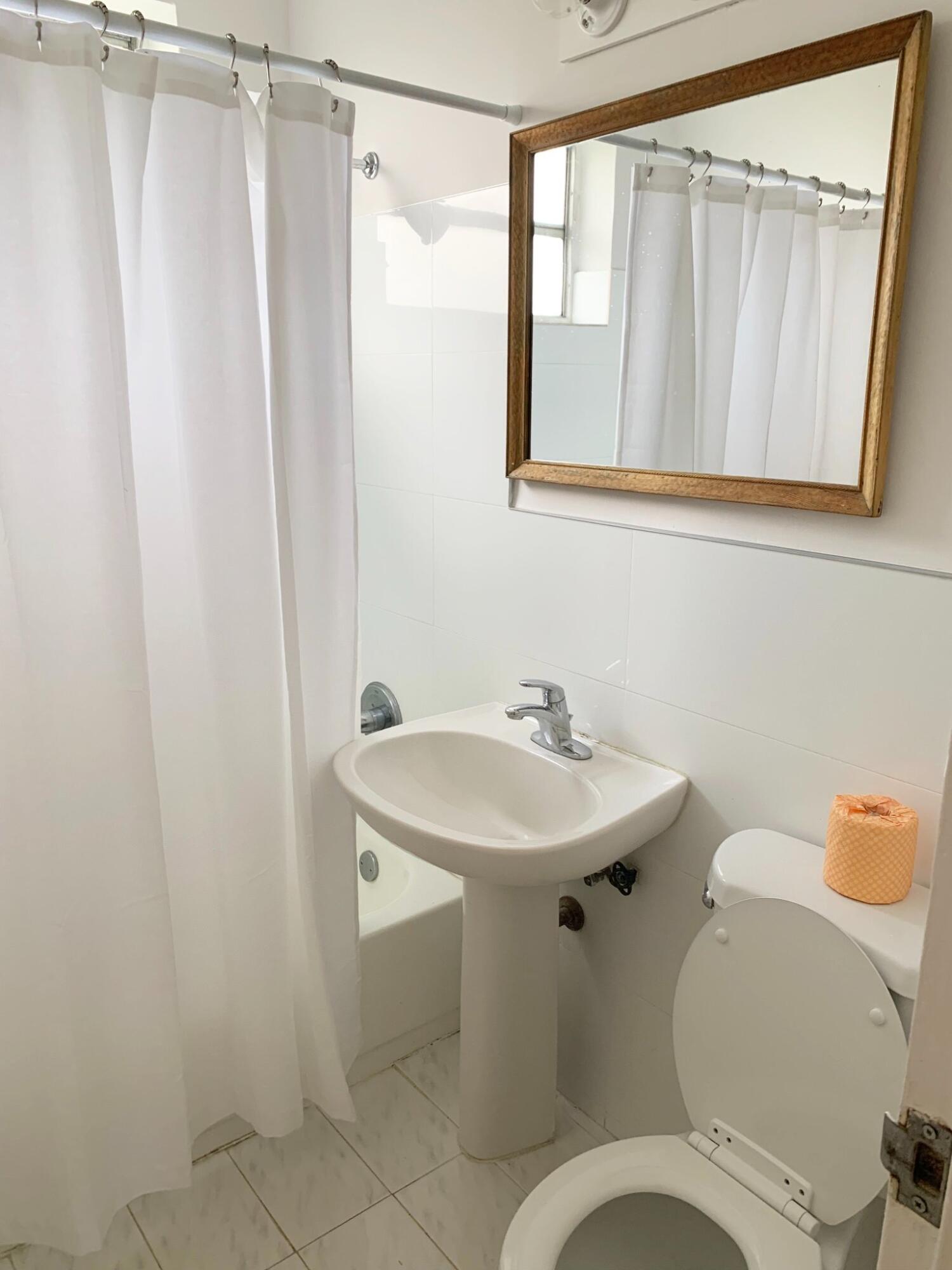 4720 PINE TREE #11, Miami Beach FL 33140